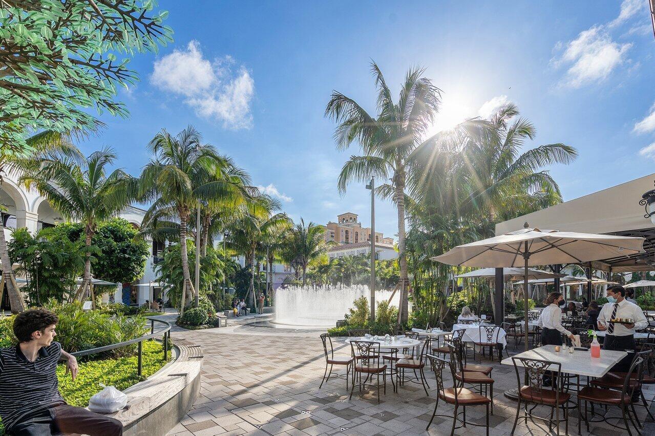 The Square Fountains and Fine Dining