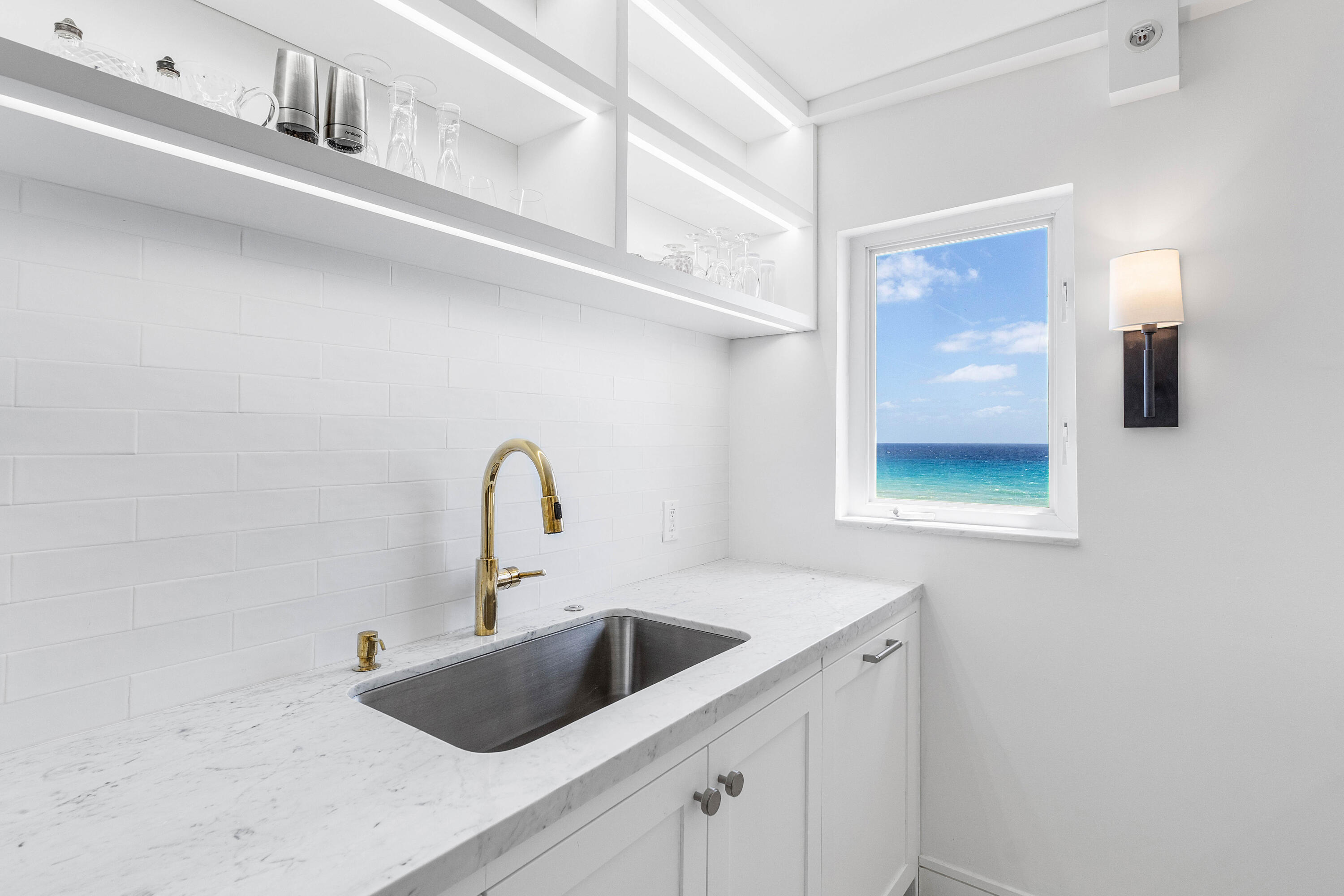 004-3301SouthOceanBoulevard-HighlandBeac