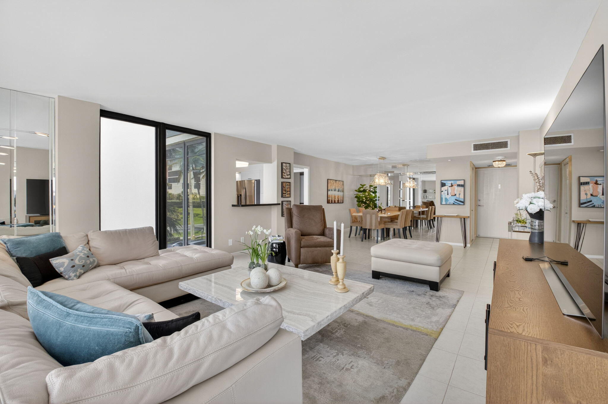 Large entertaining space