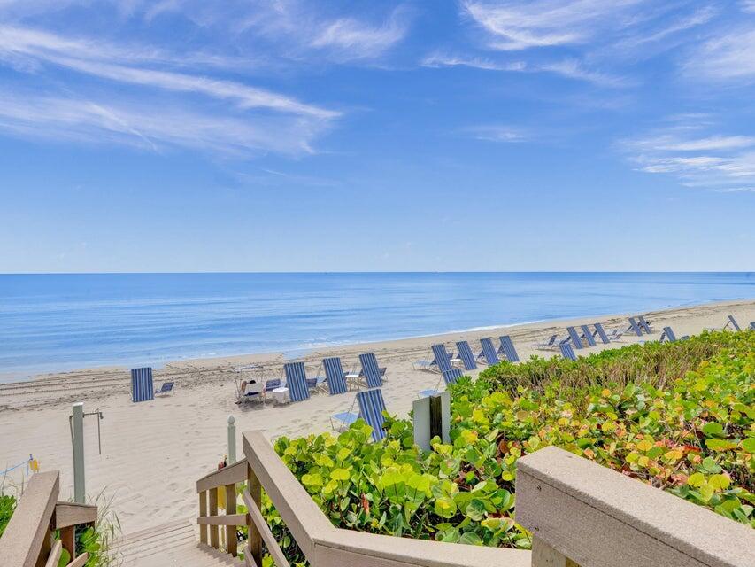 TOWELS, WATER & CHAIR SERVICE ON BEACH