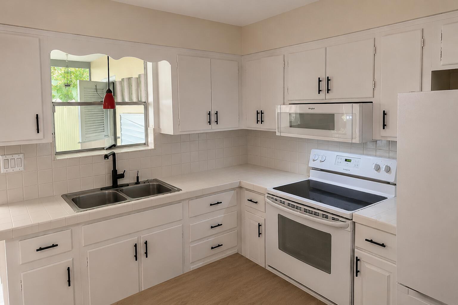 Back unit kitchen