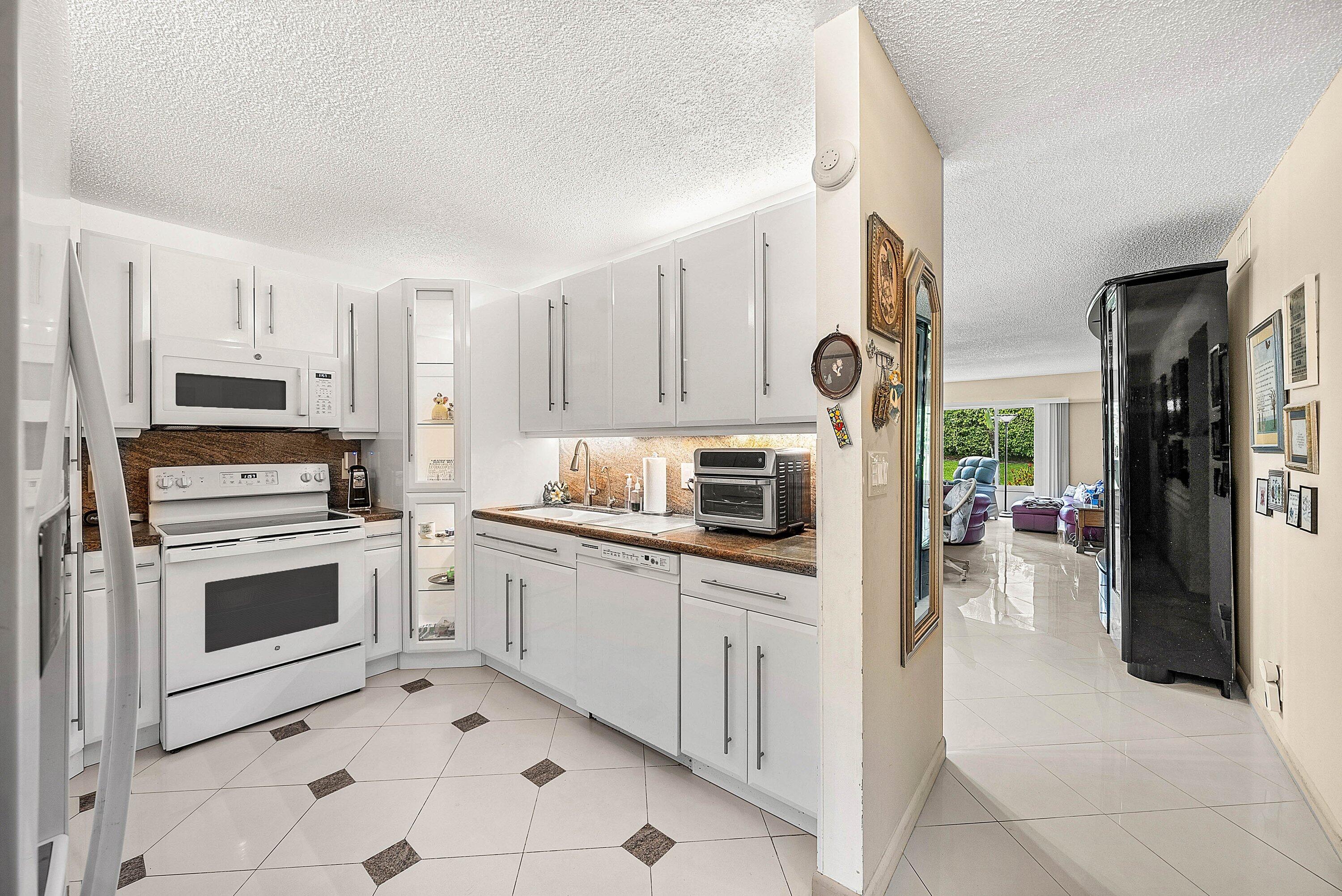 007-18881JolsonAvenue-1-BocaRaton-FL-334