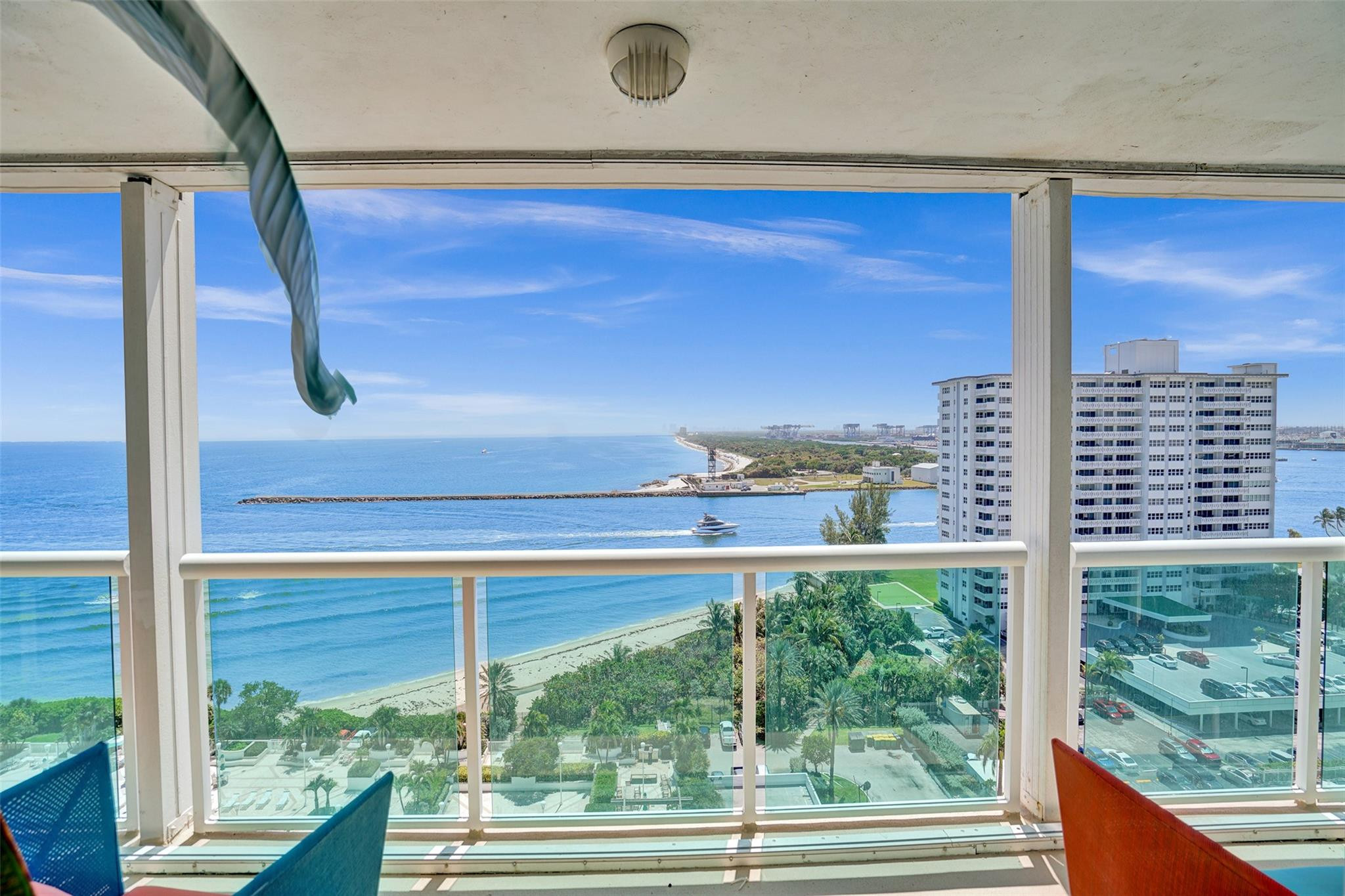 Relax on your large wrap around balcony facing south with breathtaking views! Relax on your large wrap around balcony facing south with breathtaking views!