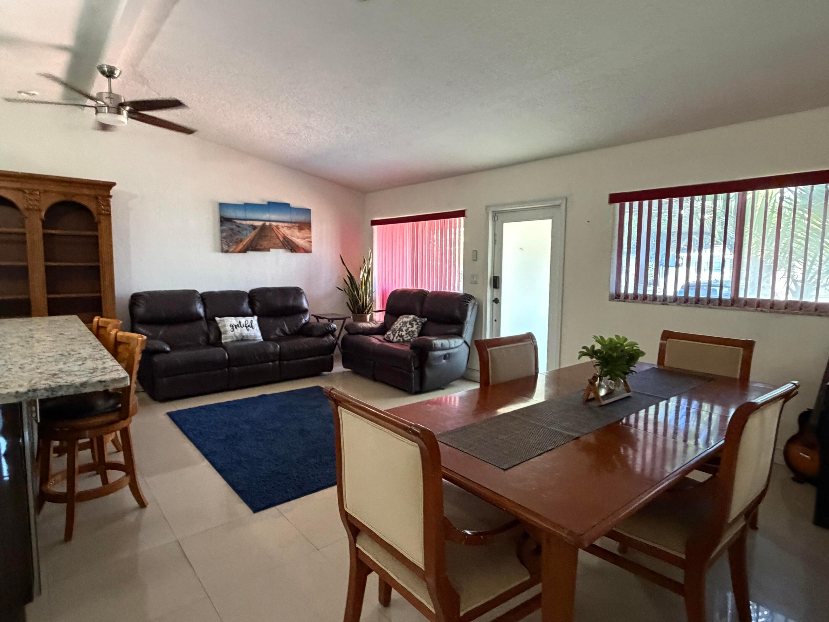 Living / dining area