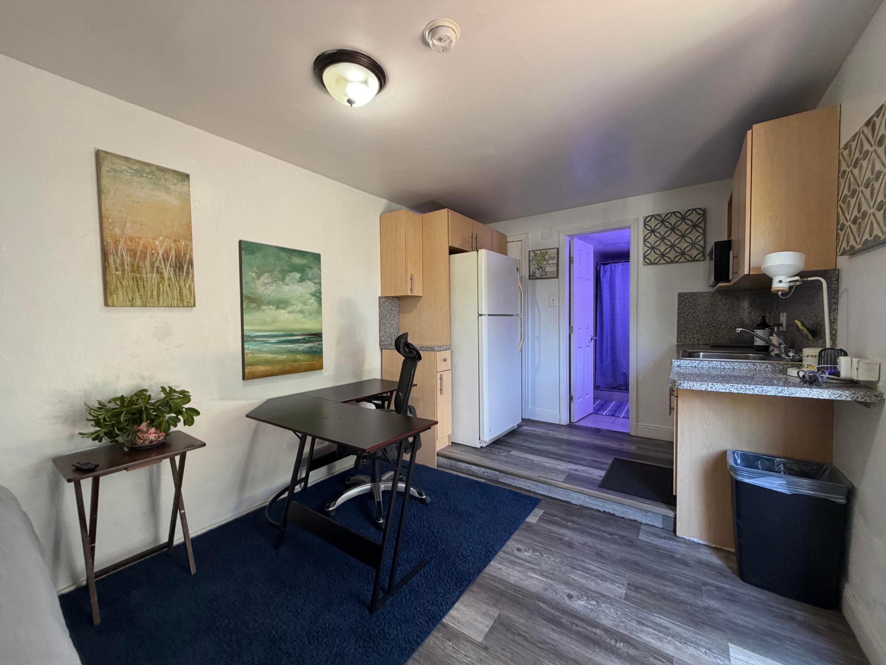 Adjacent studio with separate entry (Bedroom #5)