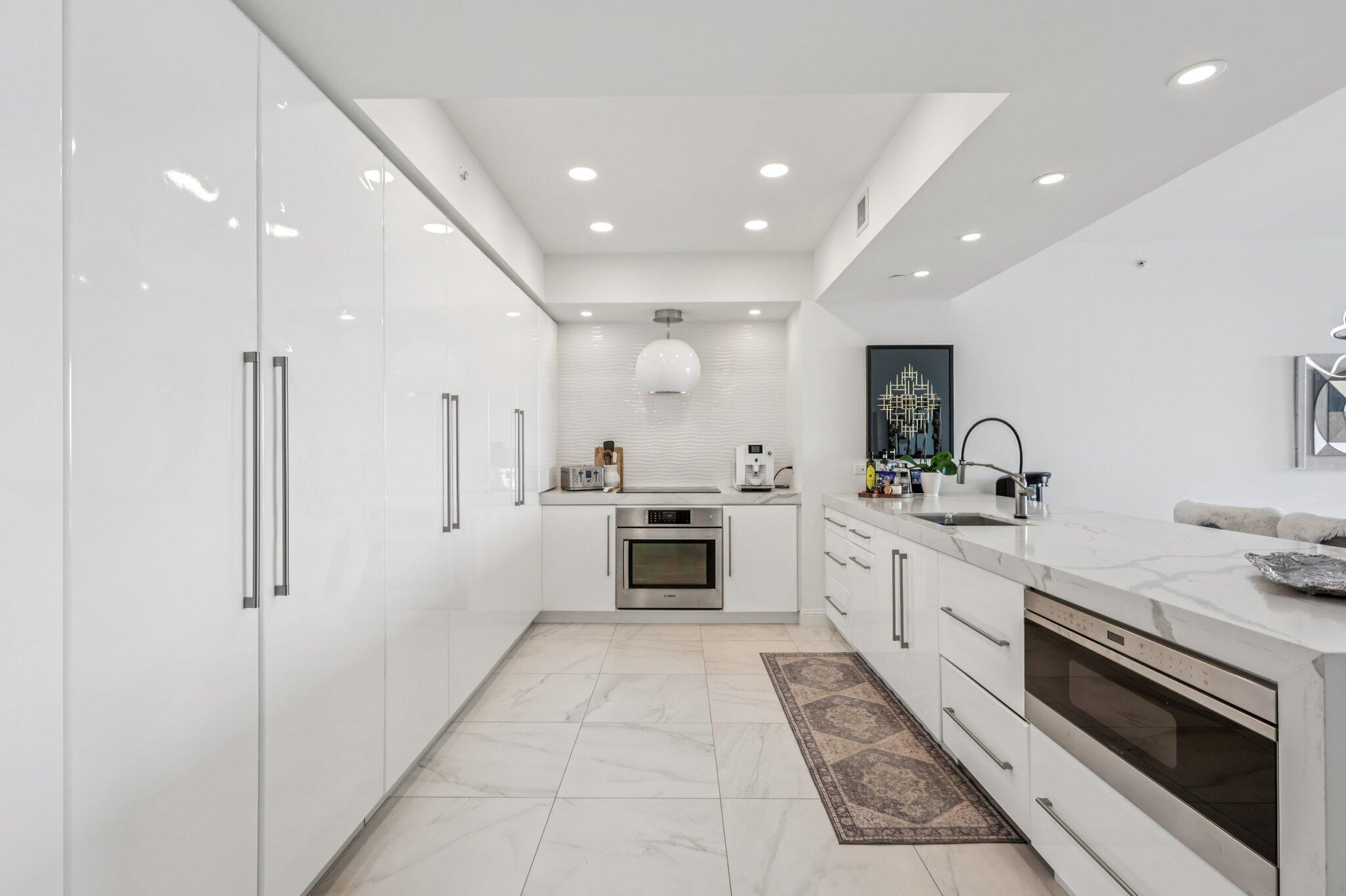 12-web-or-mls-Lake Shore Dr 2008-S0710-0