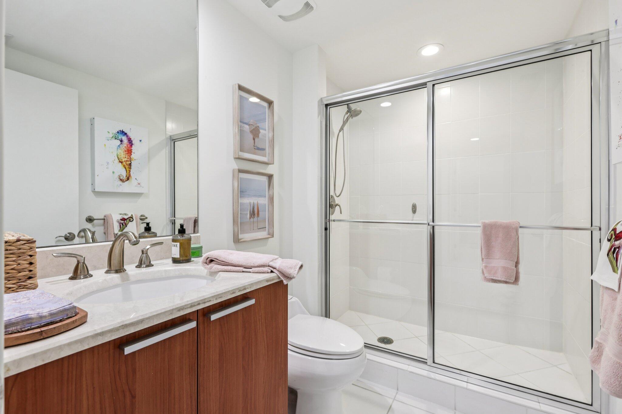 28-web-or-mls-Lake Shore Dr 2008-S0710-0