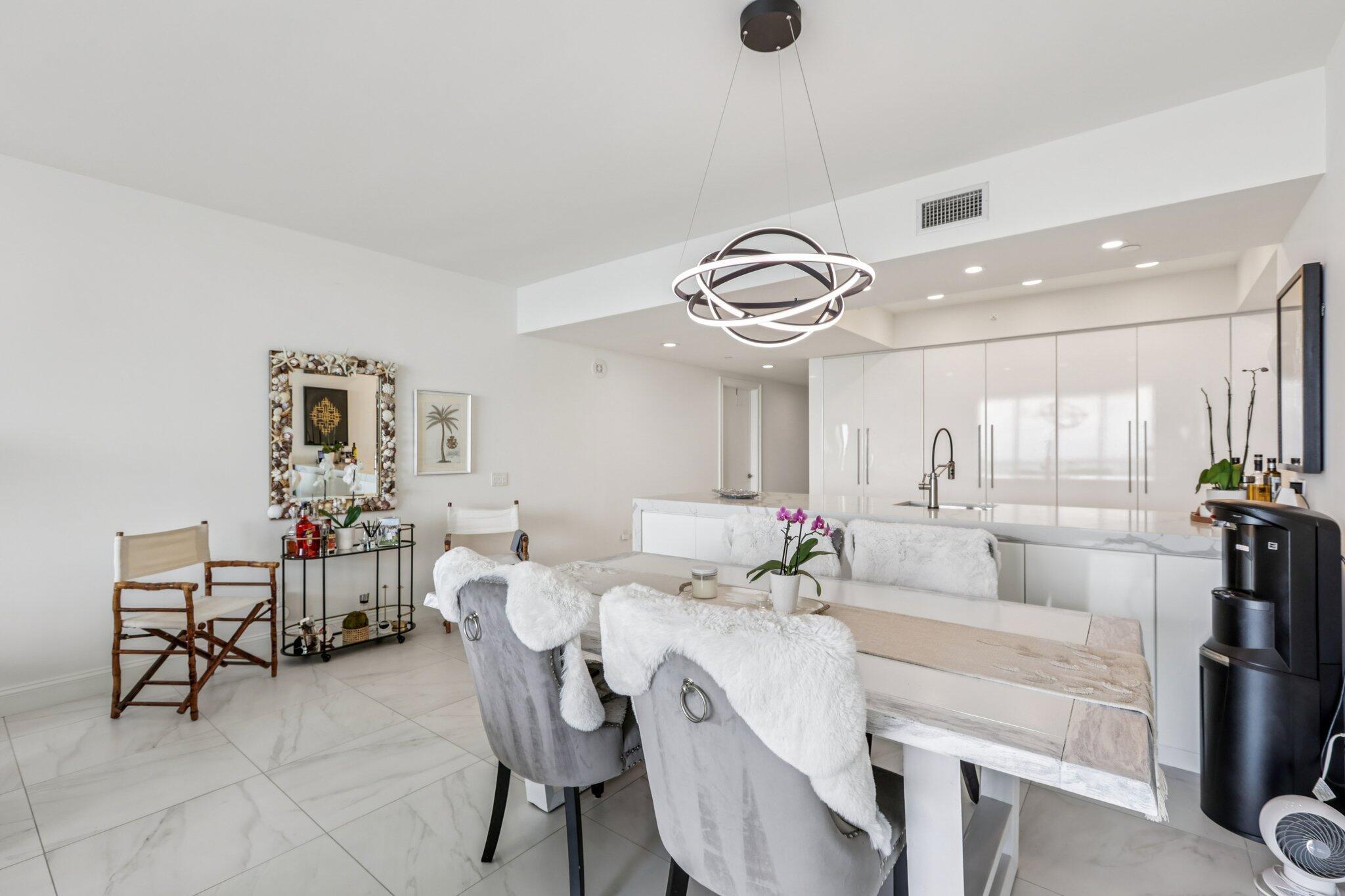 10-web-or-mls-Lake Shore Dr 2008-S0710-0