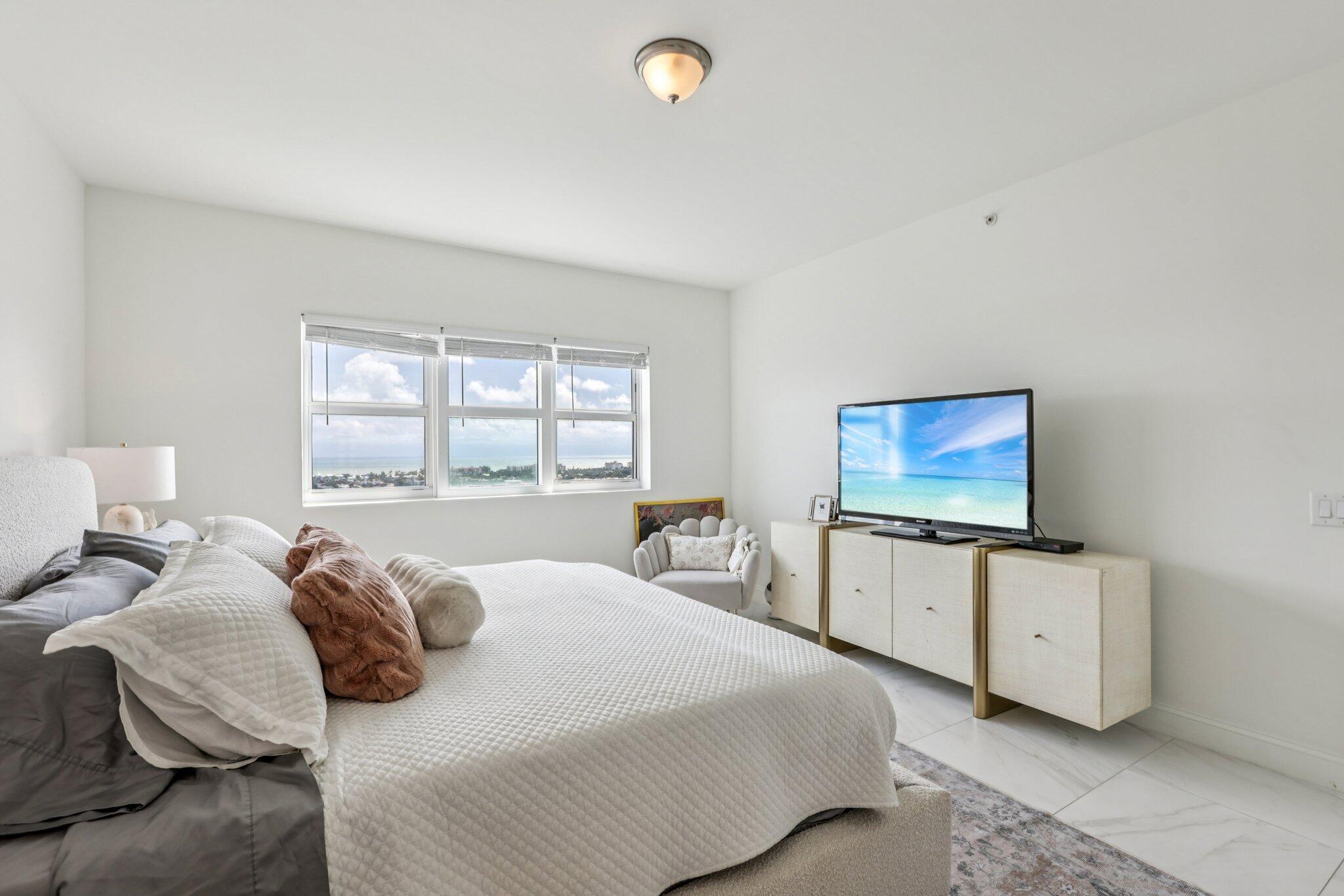 25-web-or-mls-Lake Shore Dr 2008-S0710-0