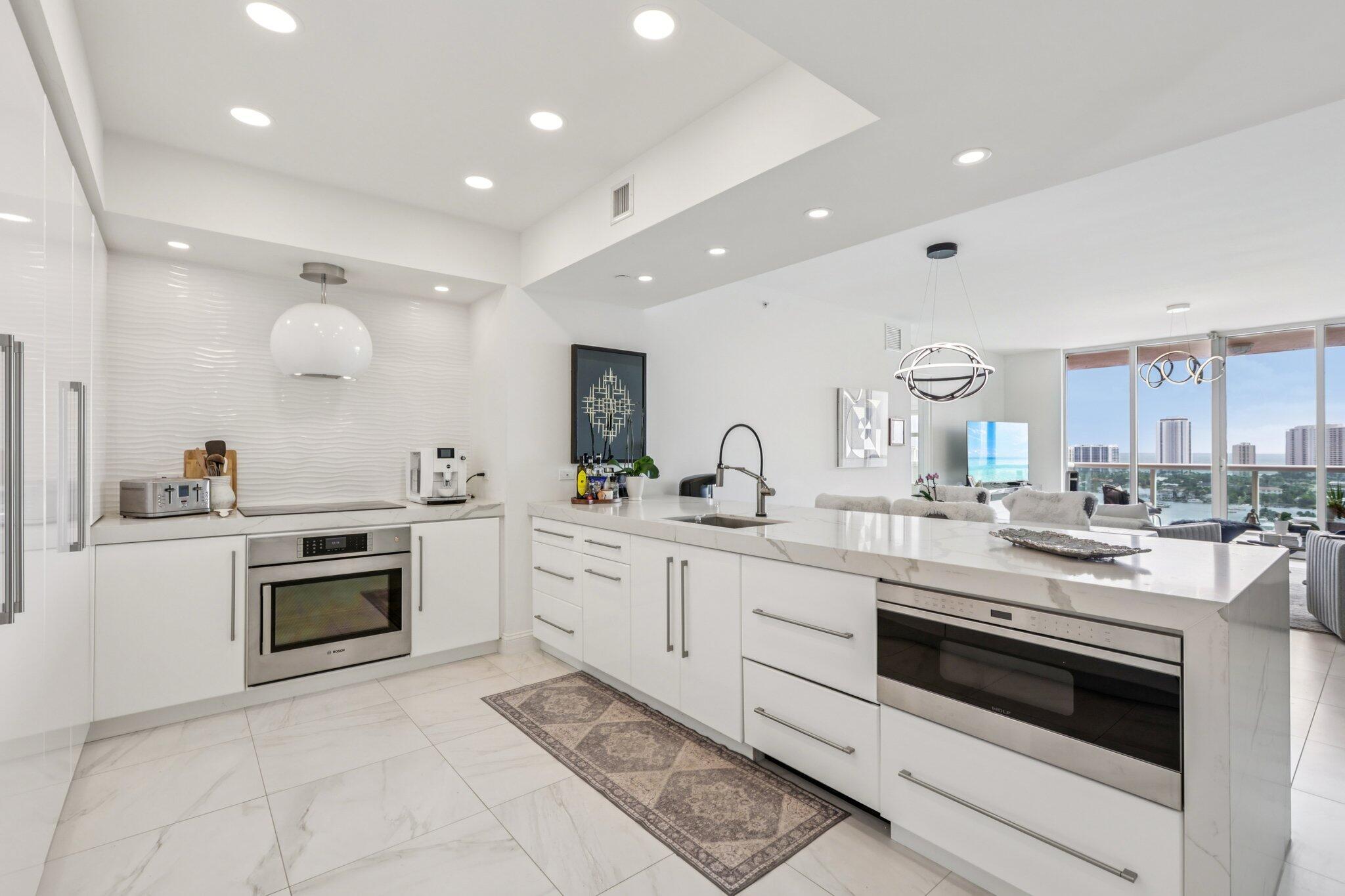13-web-or-mls-Lake Shore Dr 2008-S0710-0