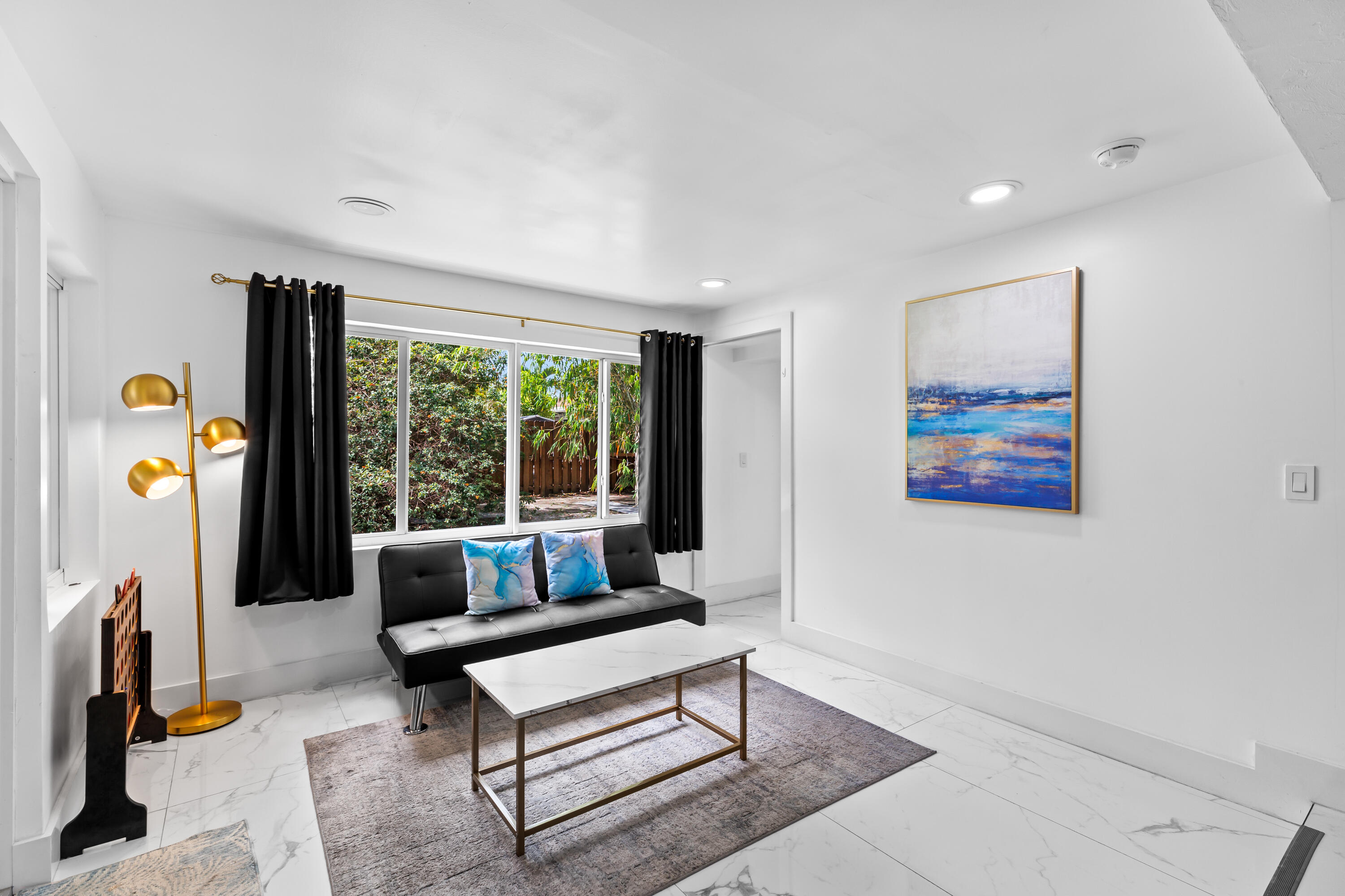 FAMILY ROOM 1