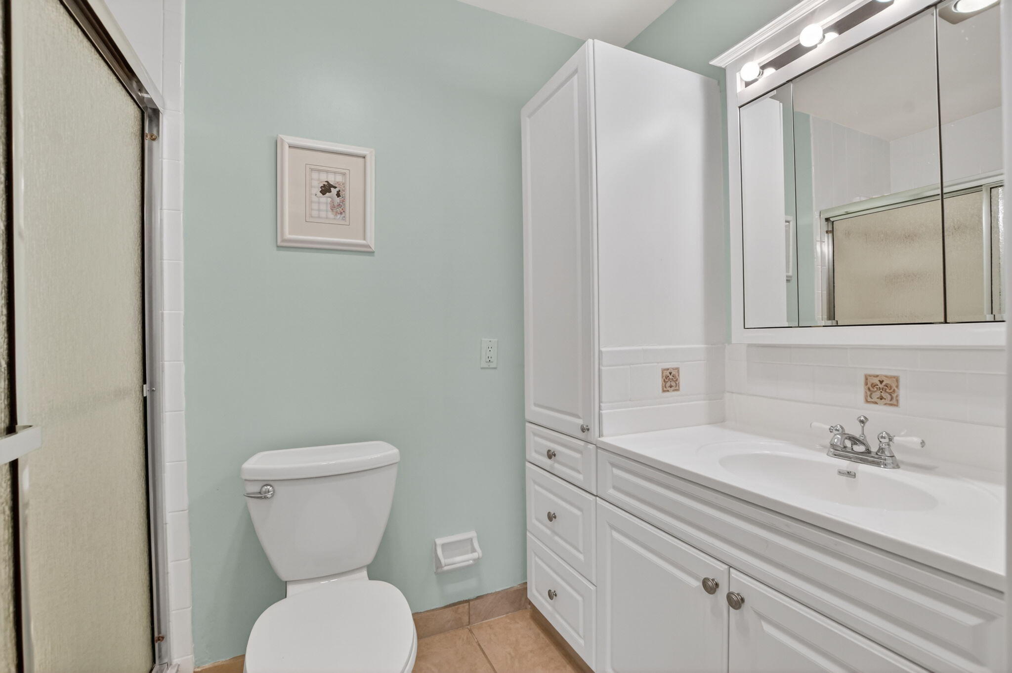 2nd Bath- generous storage