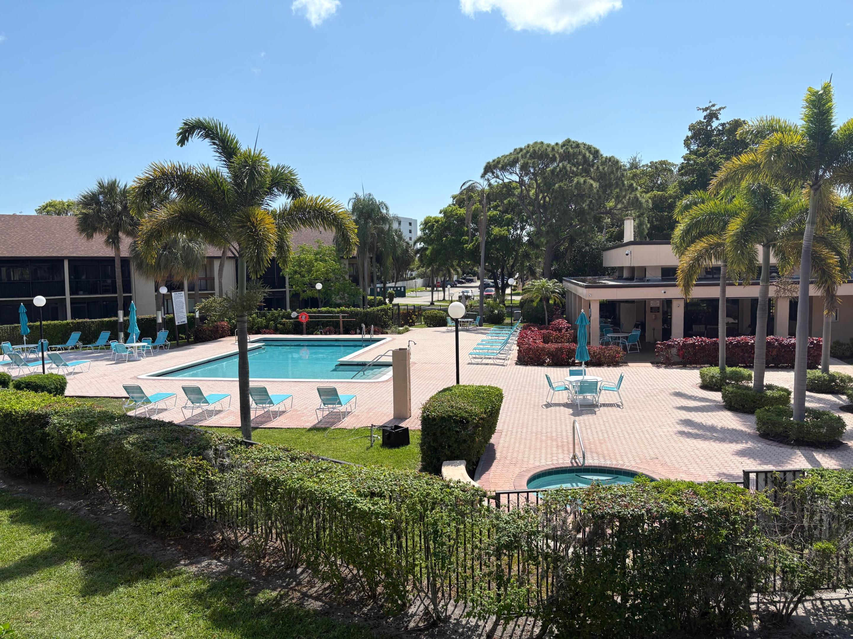 Meadowridge Condo pool pic