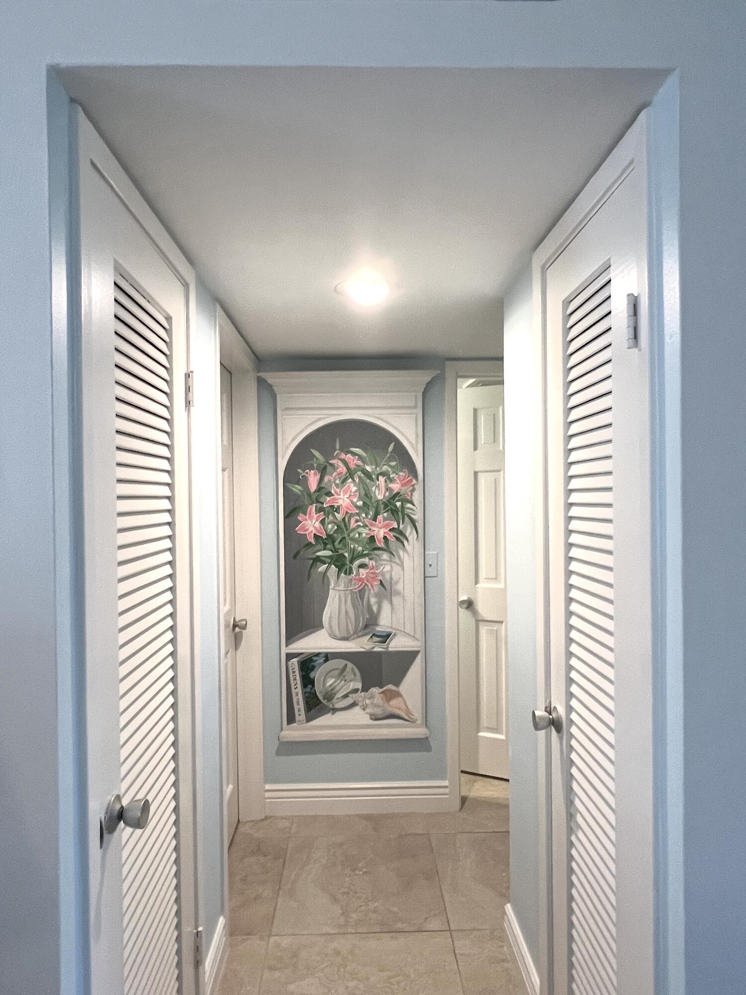 Entry to Bedrooms