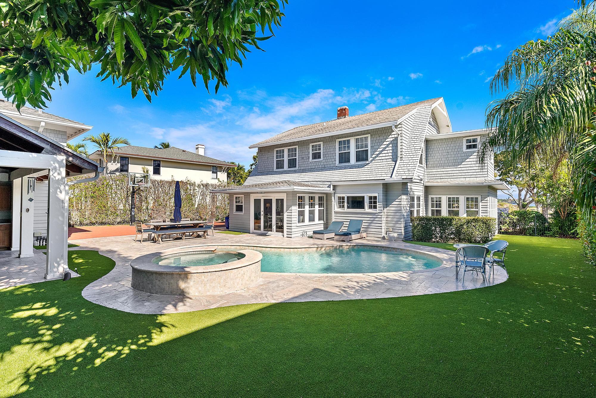 3109 Washington