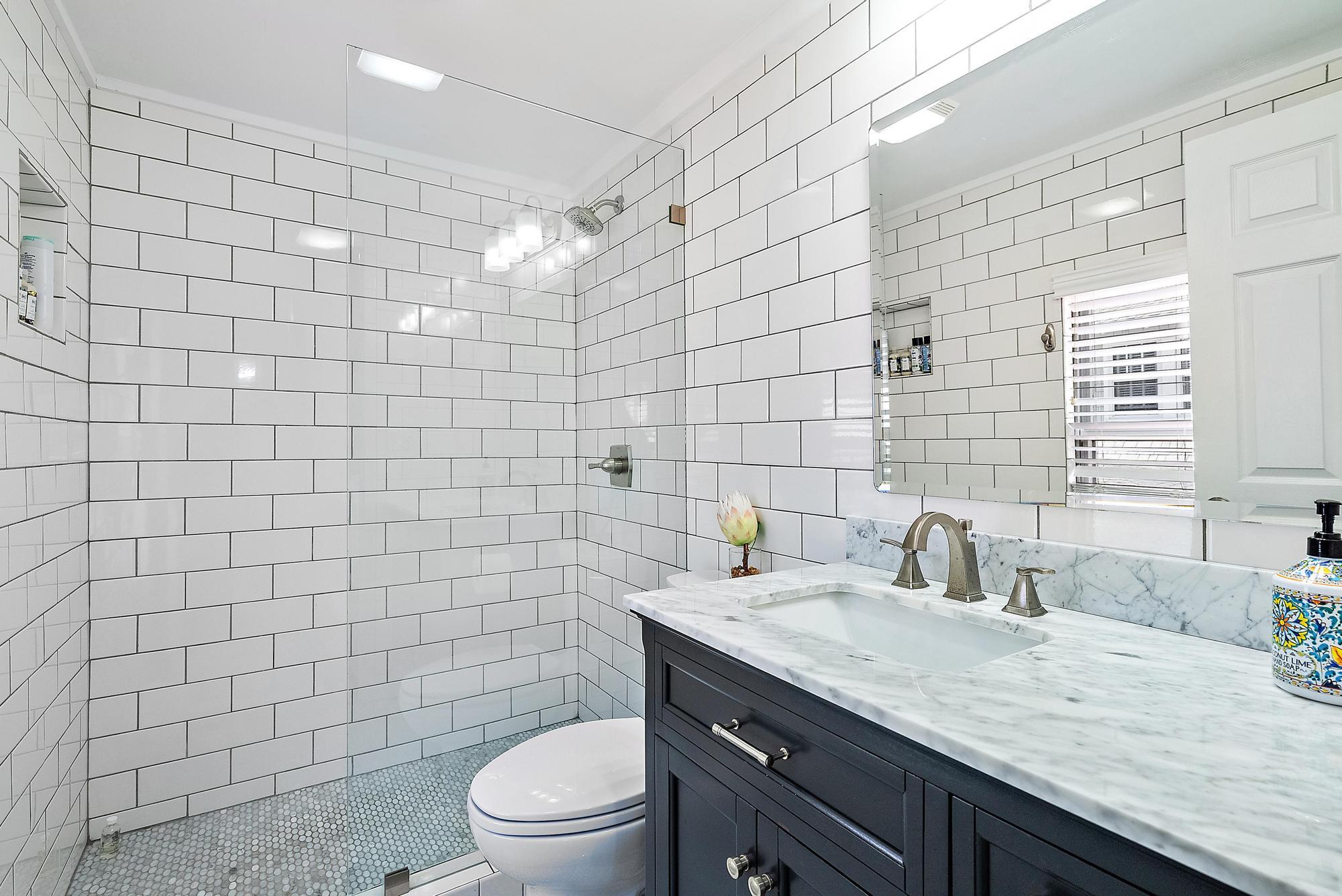 Apt Bath