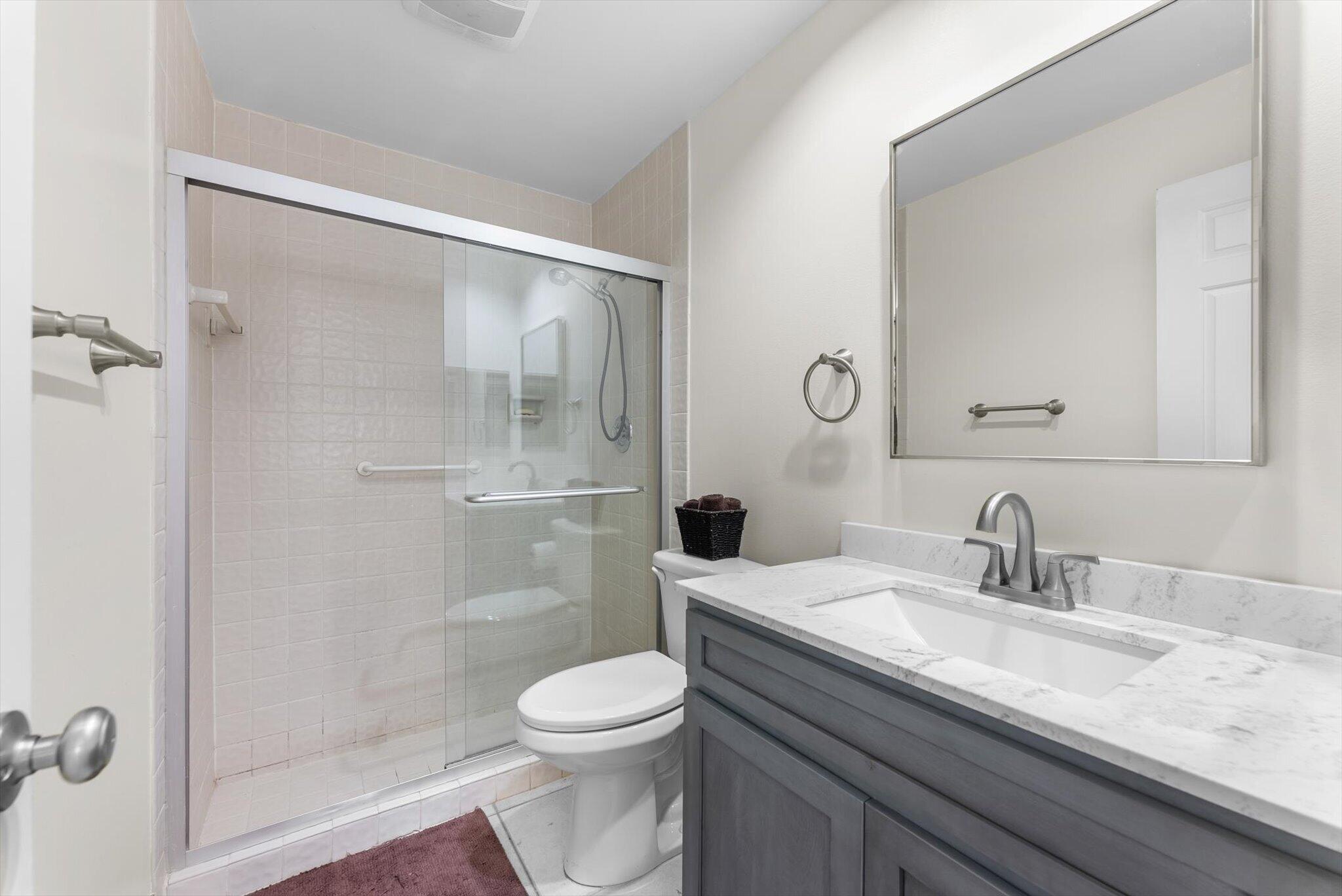 2nd Bathroom