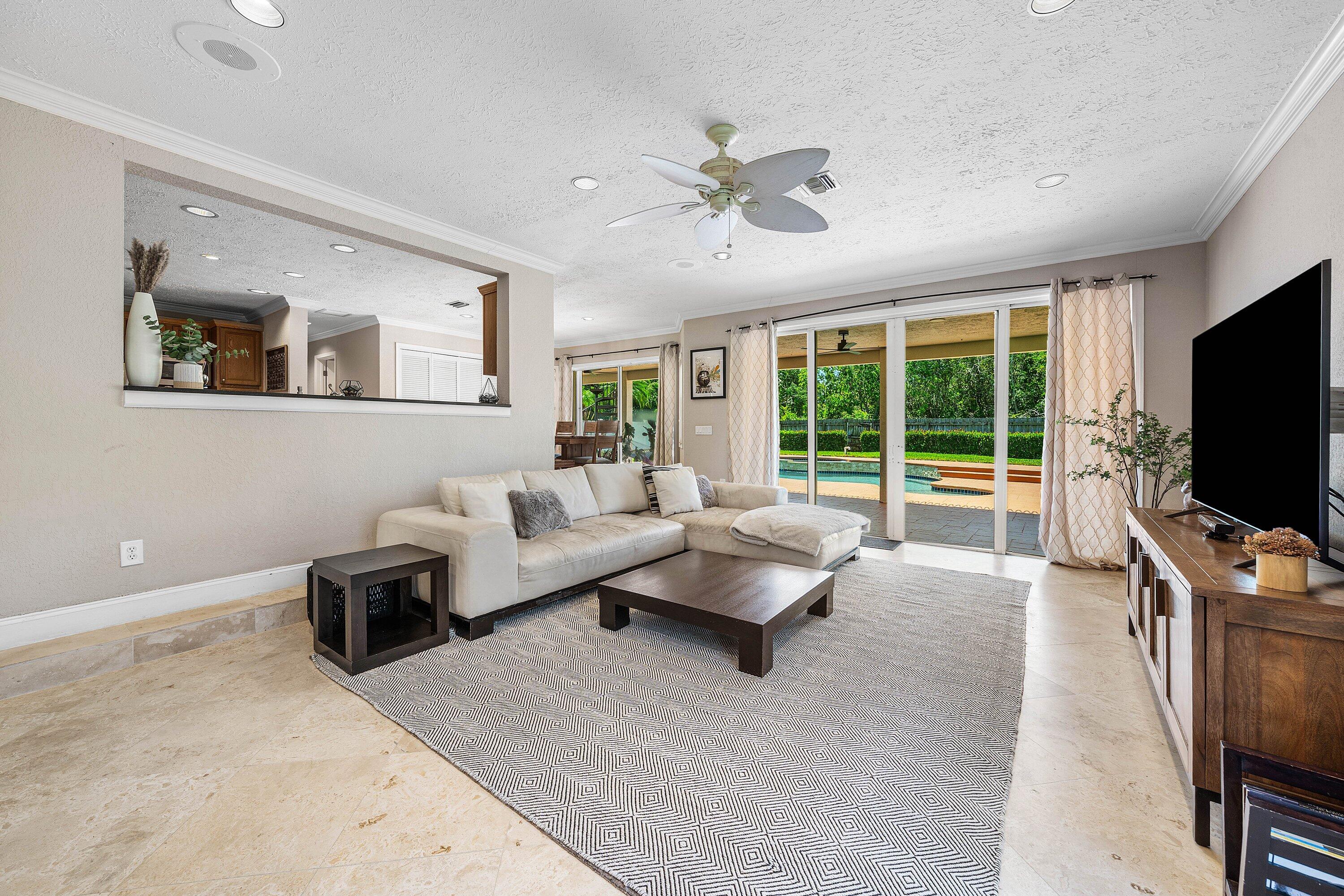 1560 SW 17th Street (17)