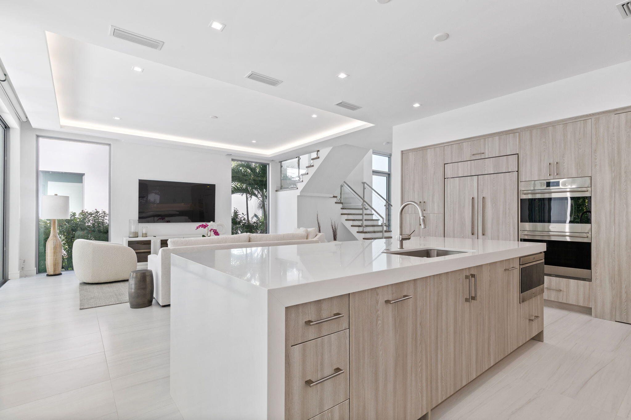 406 KITCHEN TO LIVING 406 KITCHEN TO LIVING
