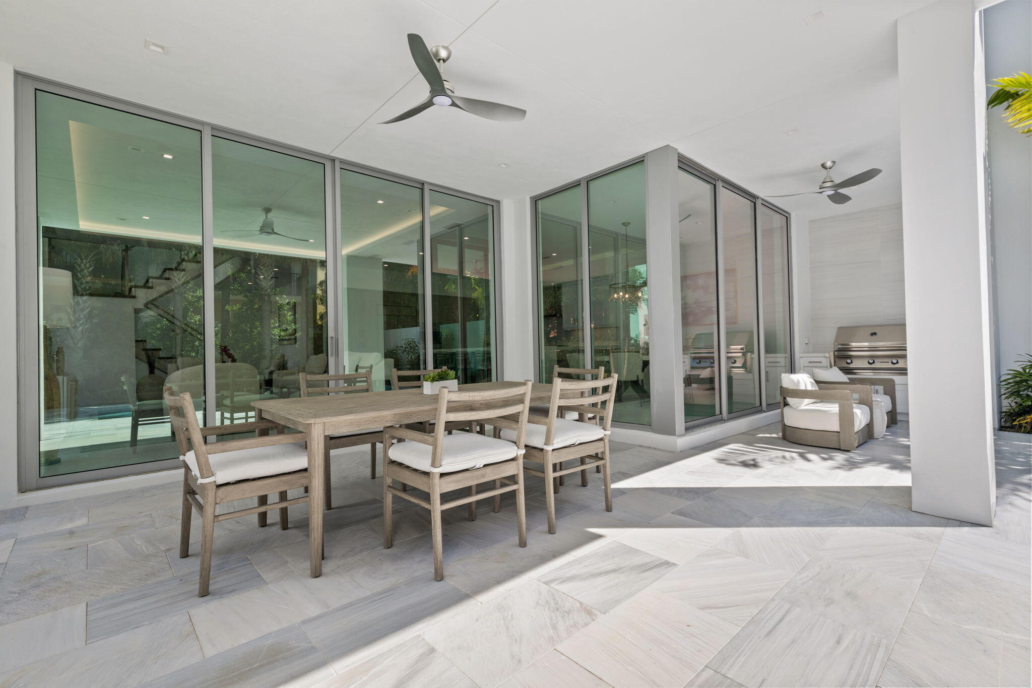 406 PATIO AREA
