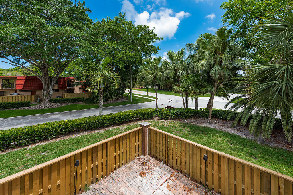 8050SevernDr.AptC.BocaRaton-28