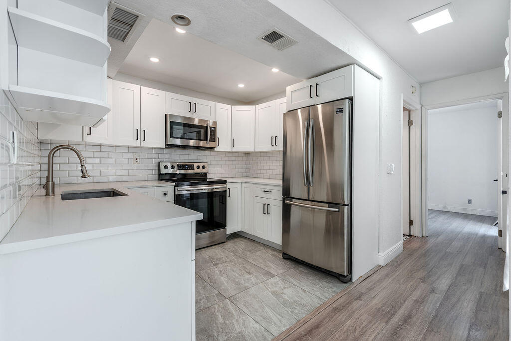 8050SevernDr.AptC.BocaRaton-7