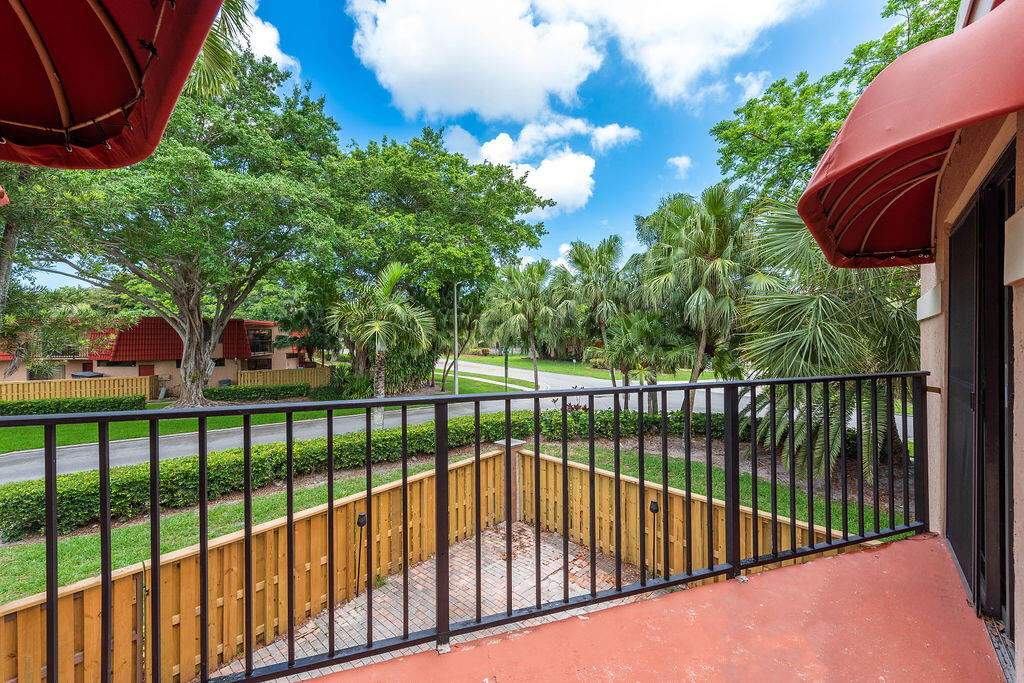 8050SevernDr.AptC.BocaRaton-25