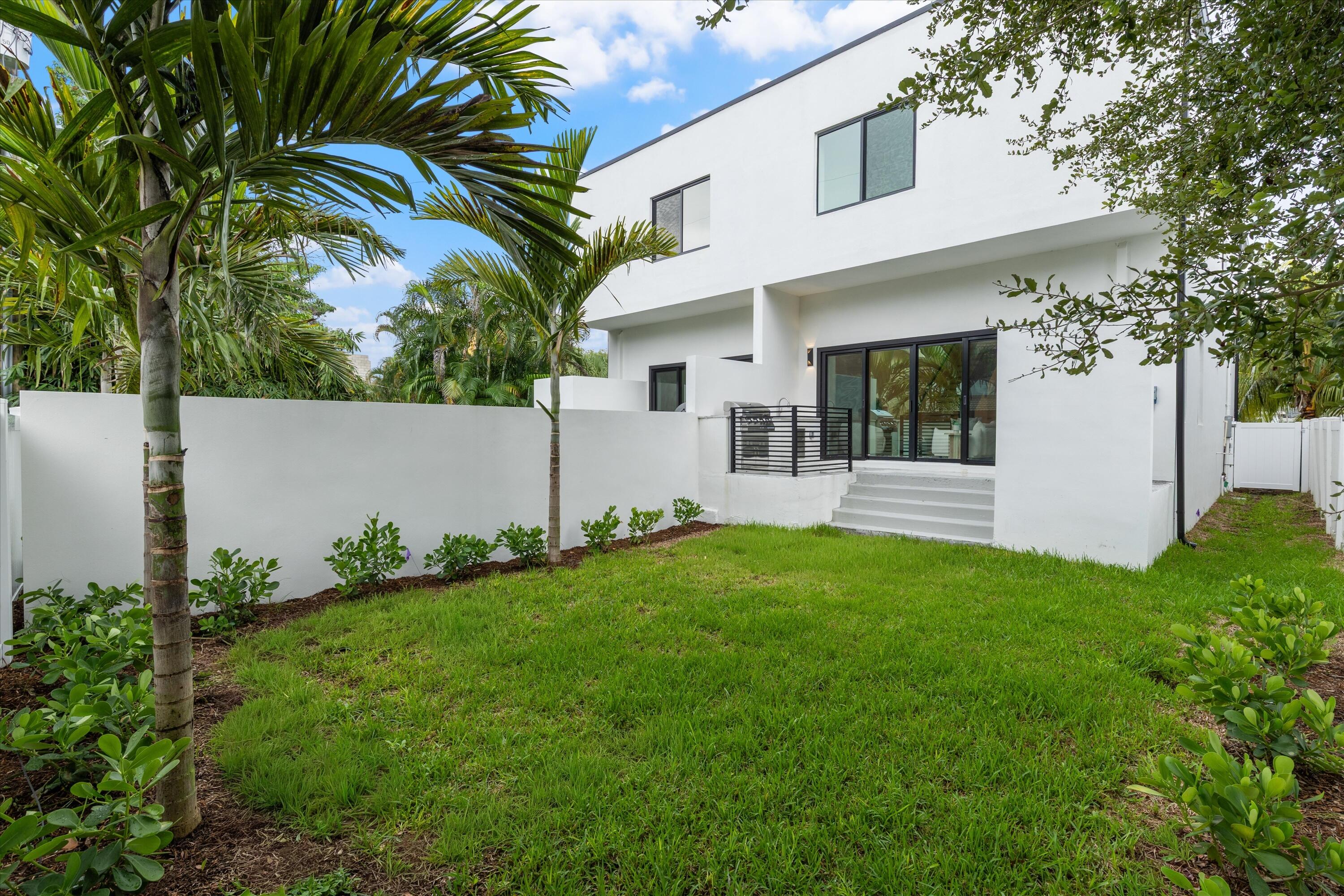 25-509 SW 11th Street Ft. Lauderdale, FL