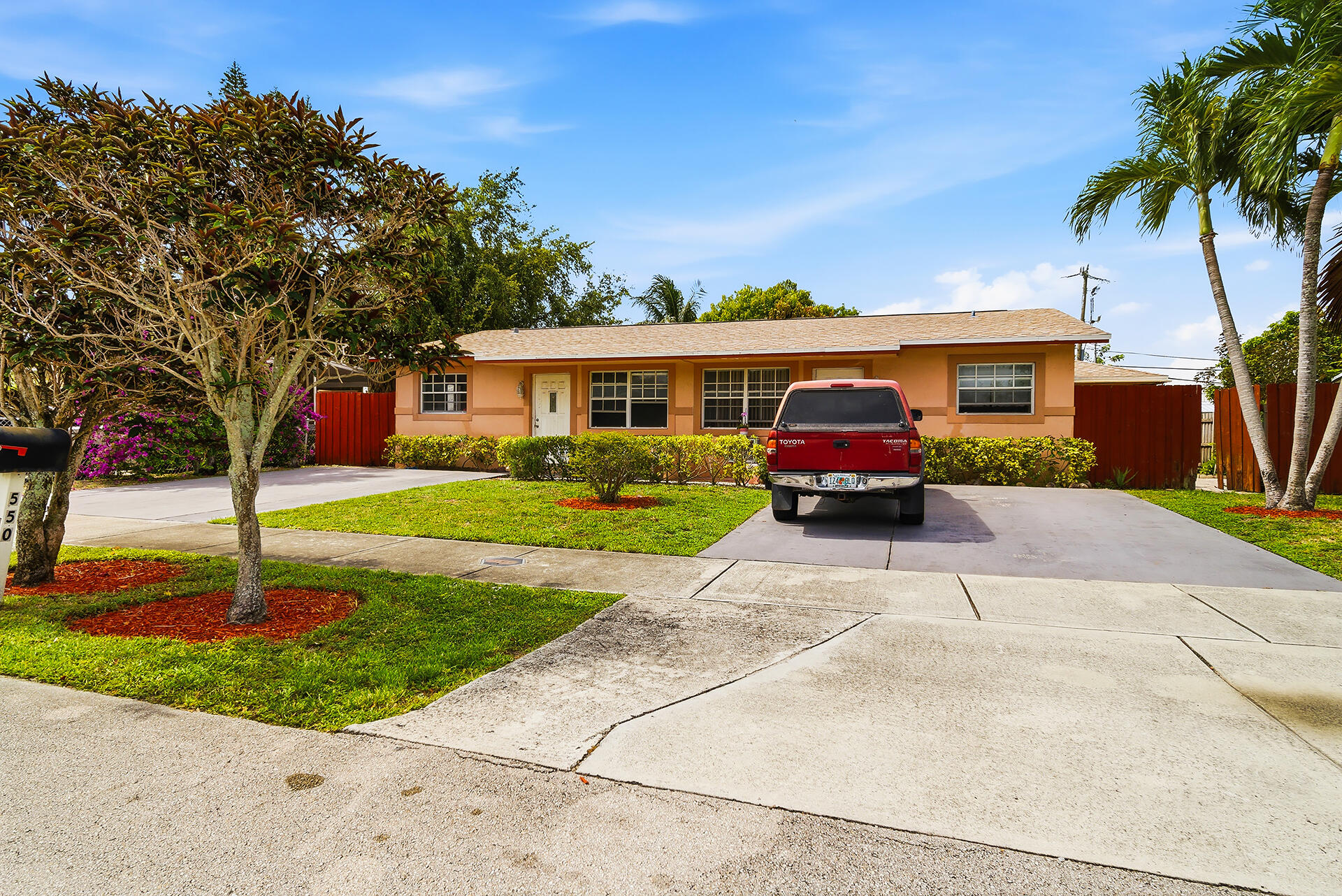 550-NE-37TH-ST-33064-003