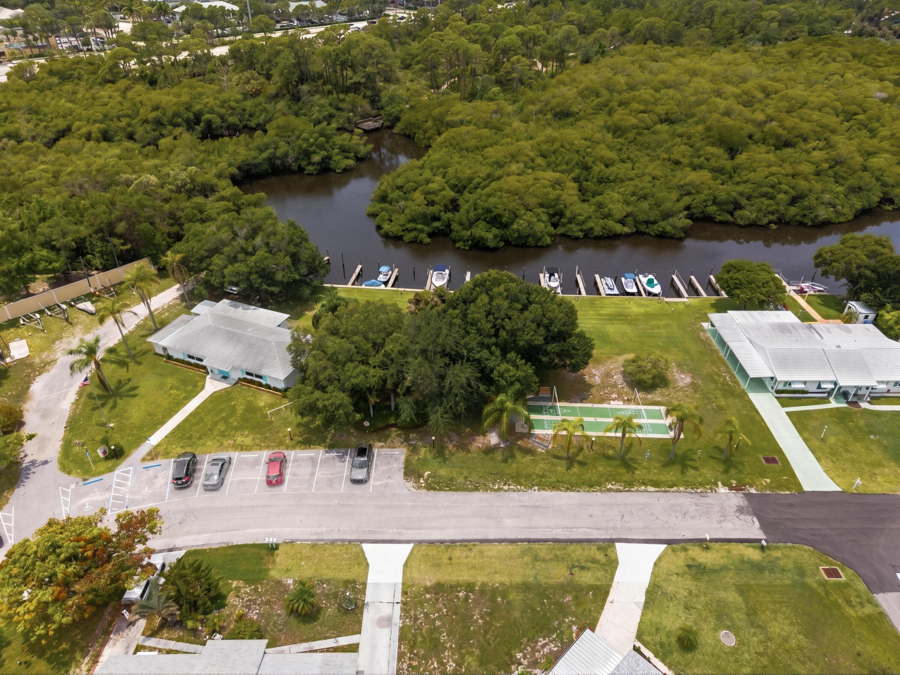 1017 Riverwood Ln-48