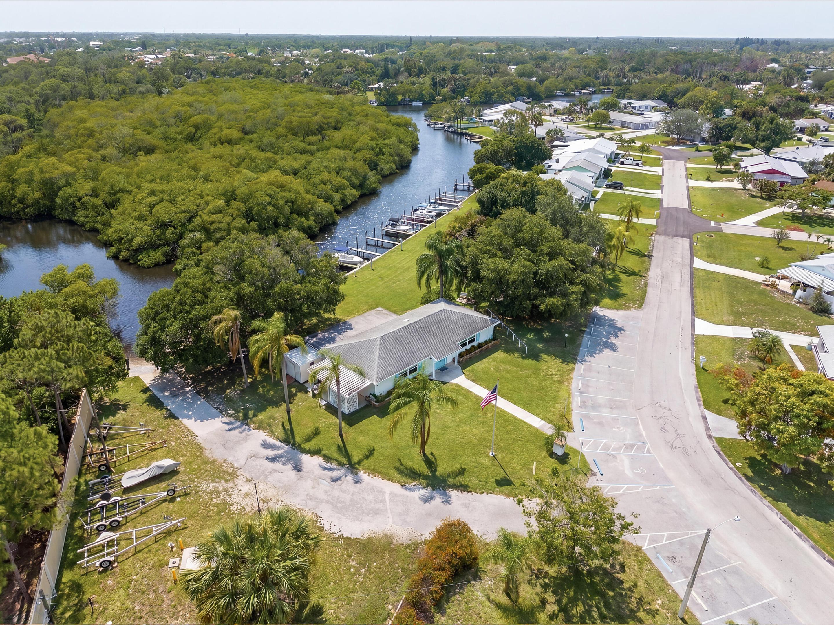 1017 Riverwood Ln-57