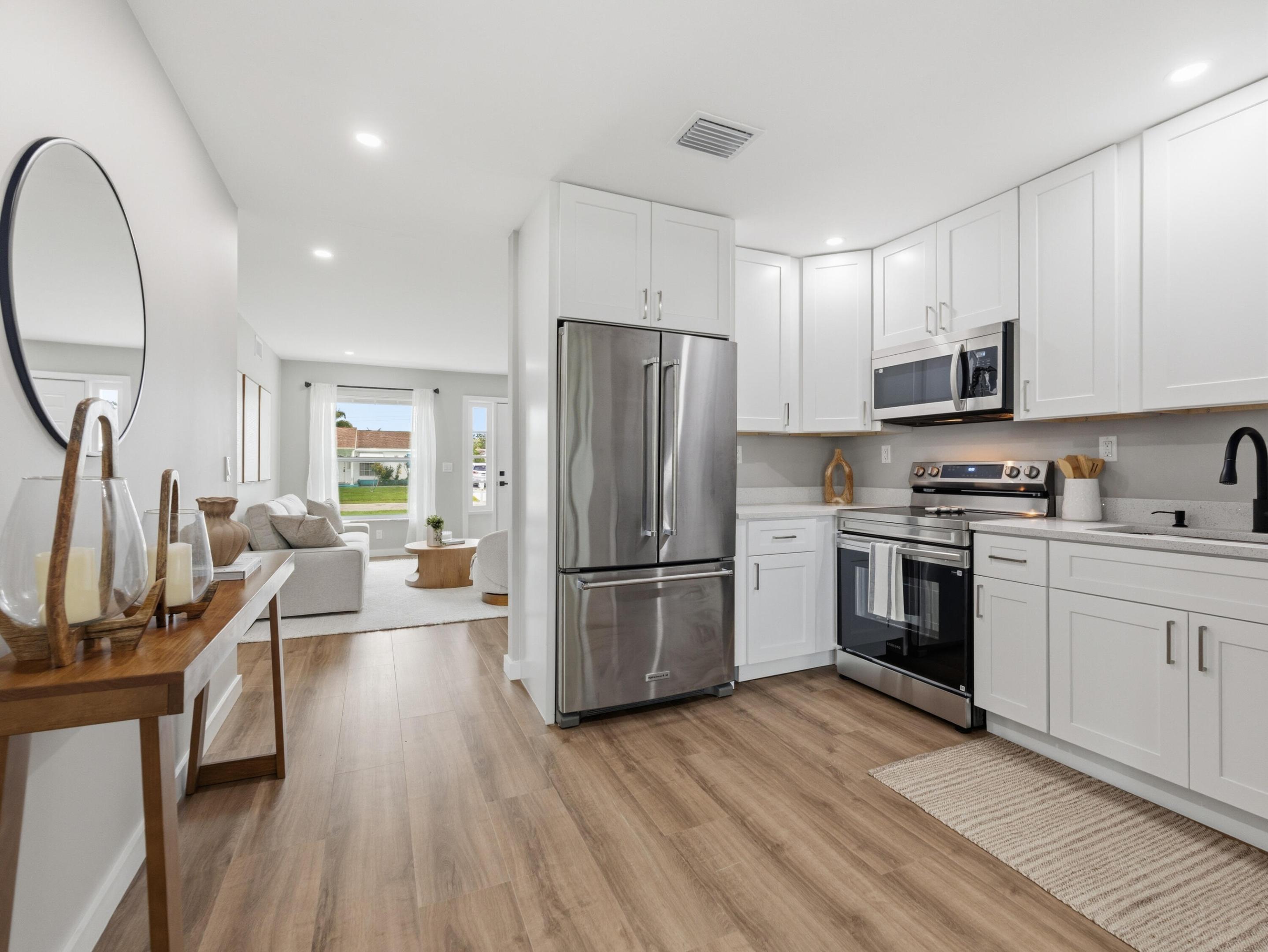 1017 Riverwood Ln-13