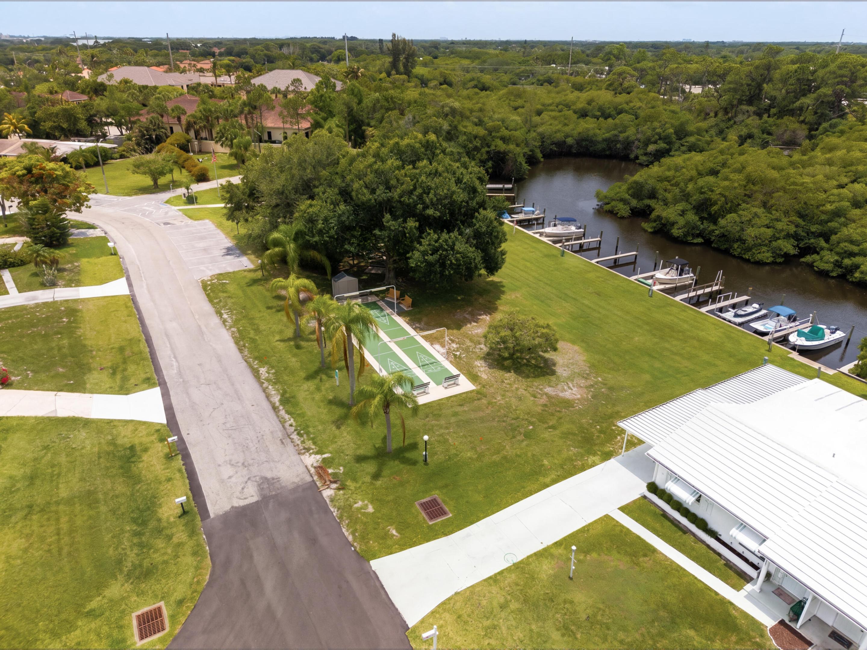 1017 Riverwood Ln-49