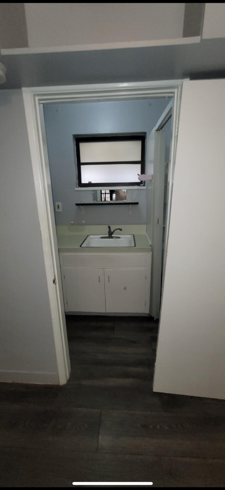 BATHROOM IN EFFICIENCY