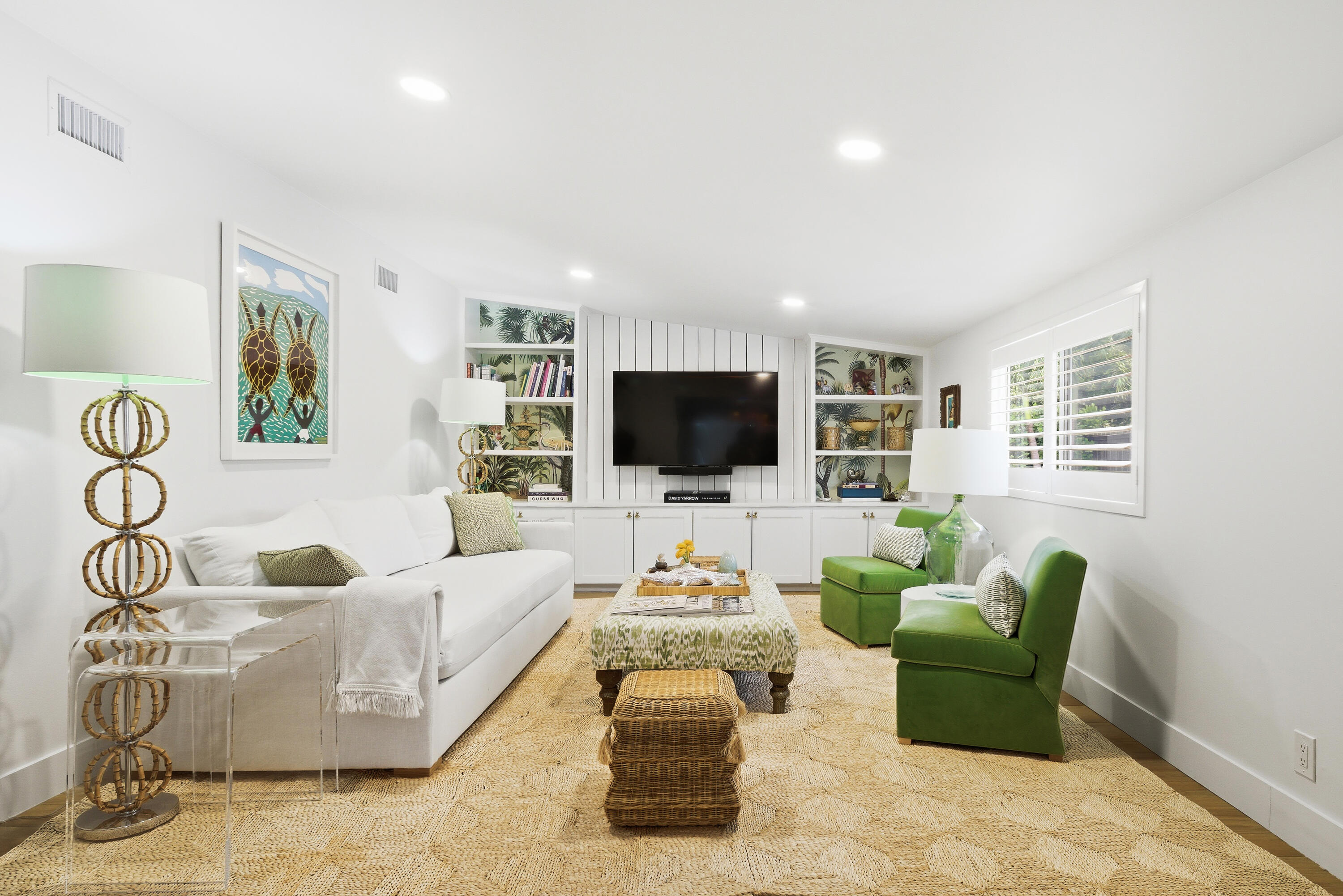 251-GREGORY-PLACE-33405-023