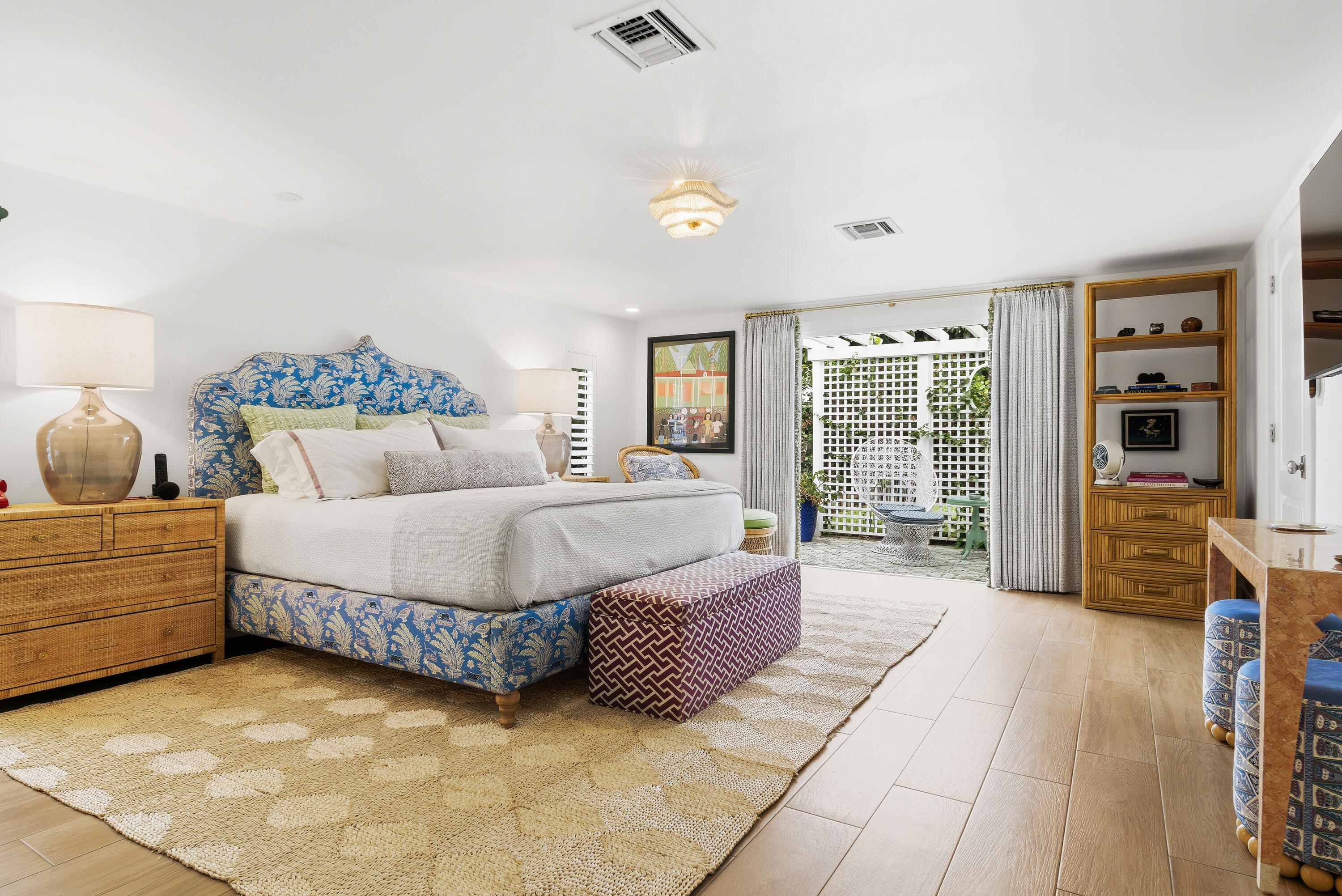 251-GREGORY-PLACE-33405-039