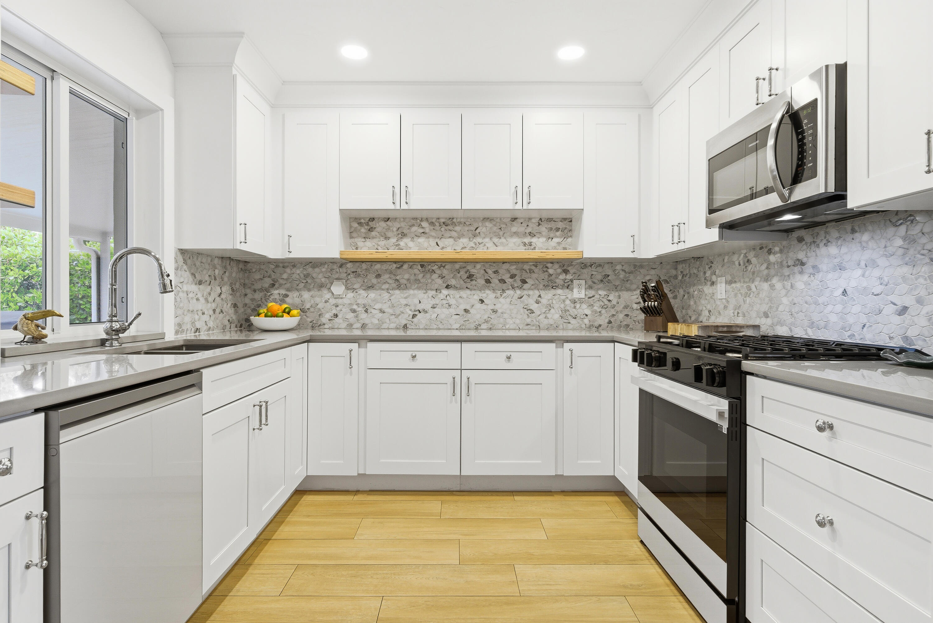 251-GREGORY-PLACE-33405-015