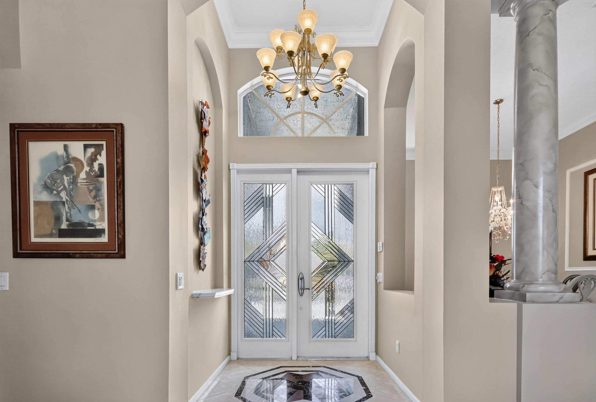 Architectural niche perfect for displaying your favorite art work. Architectural niche perfect for displaying your favorite art work.