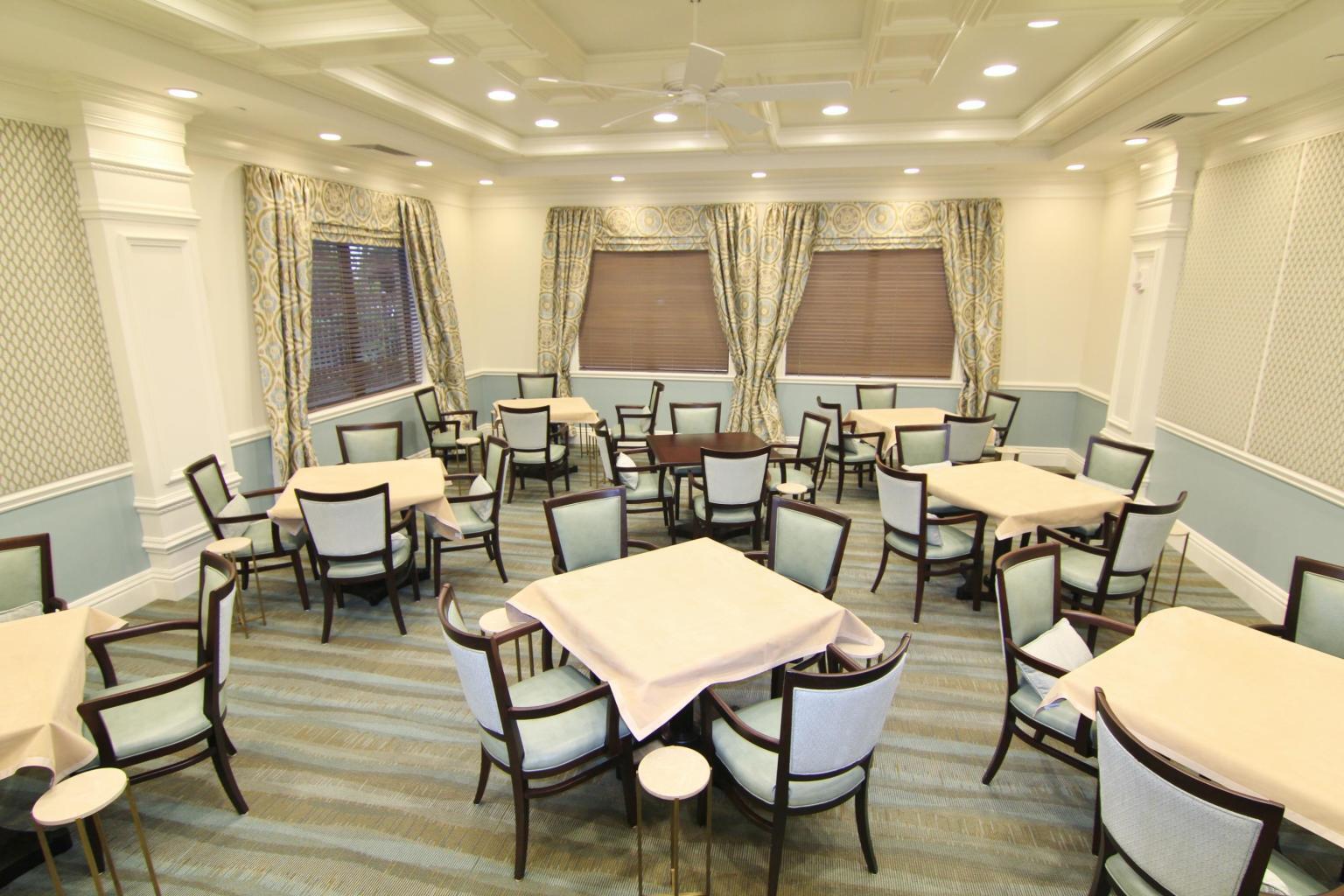 Valencia Palms card room