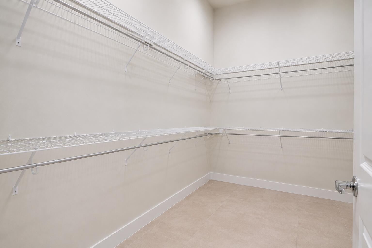 Walking Closet