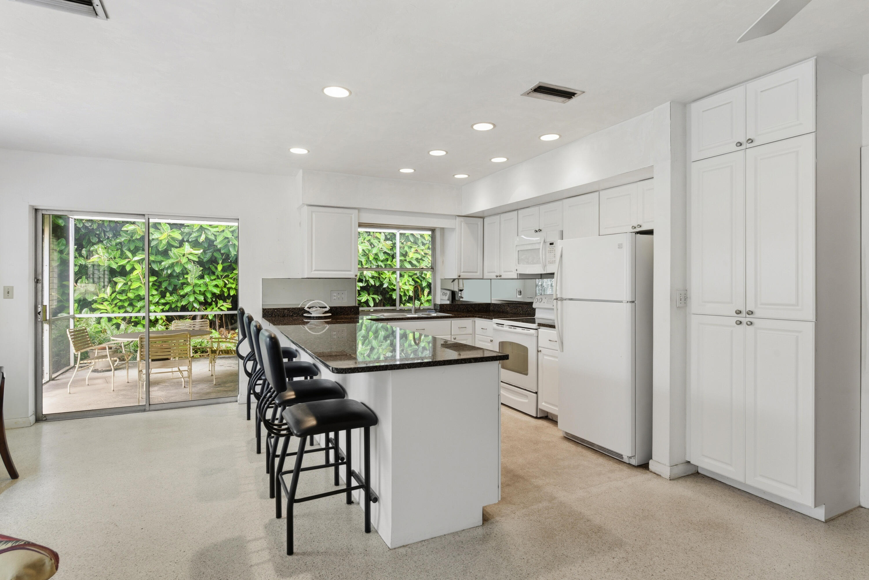 91 SW 11th Ave_Lois Ronan_26