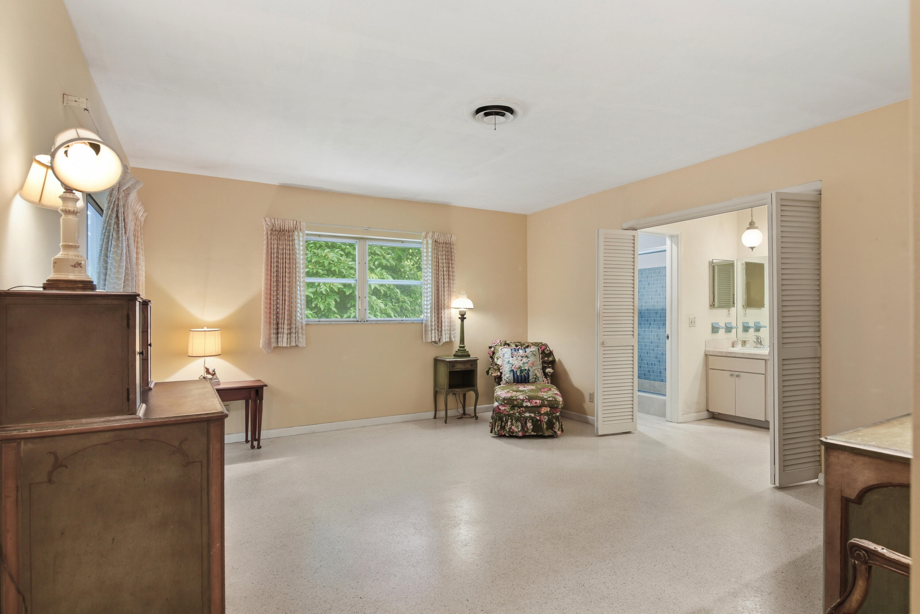 91 SW 11th Ave_Lois Ronan_34