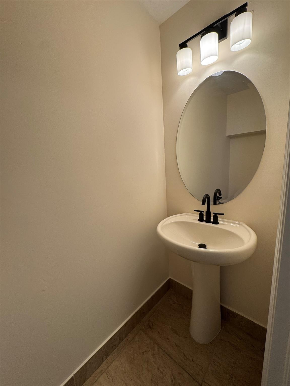 1/2 bath