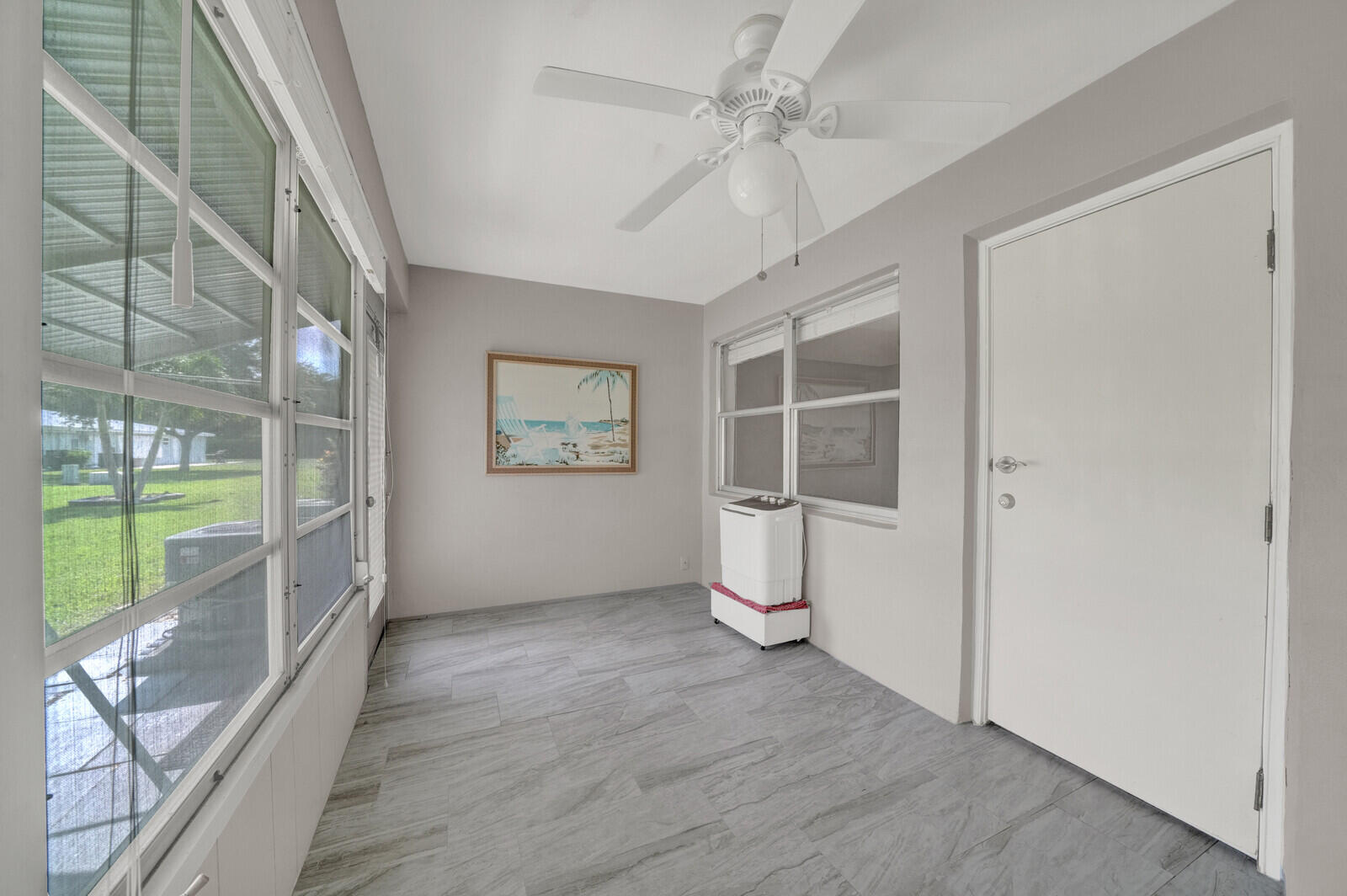 BONUS ROOM ENCLOSED