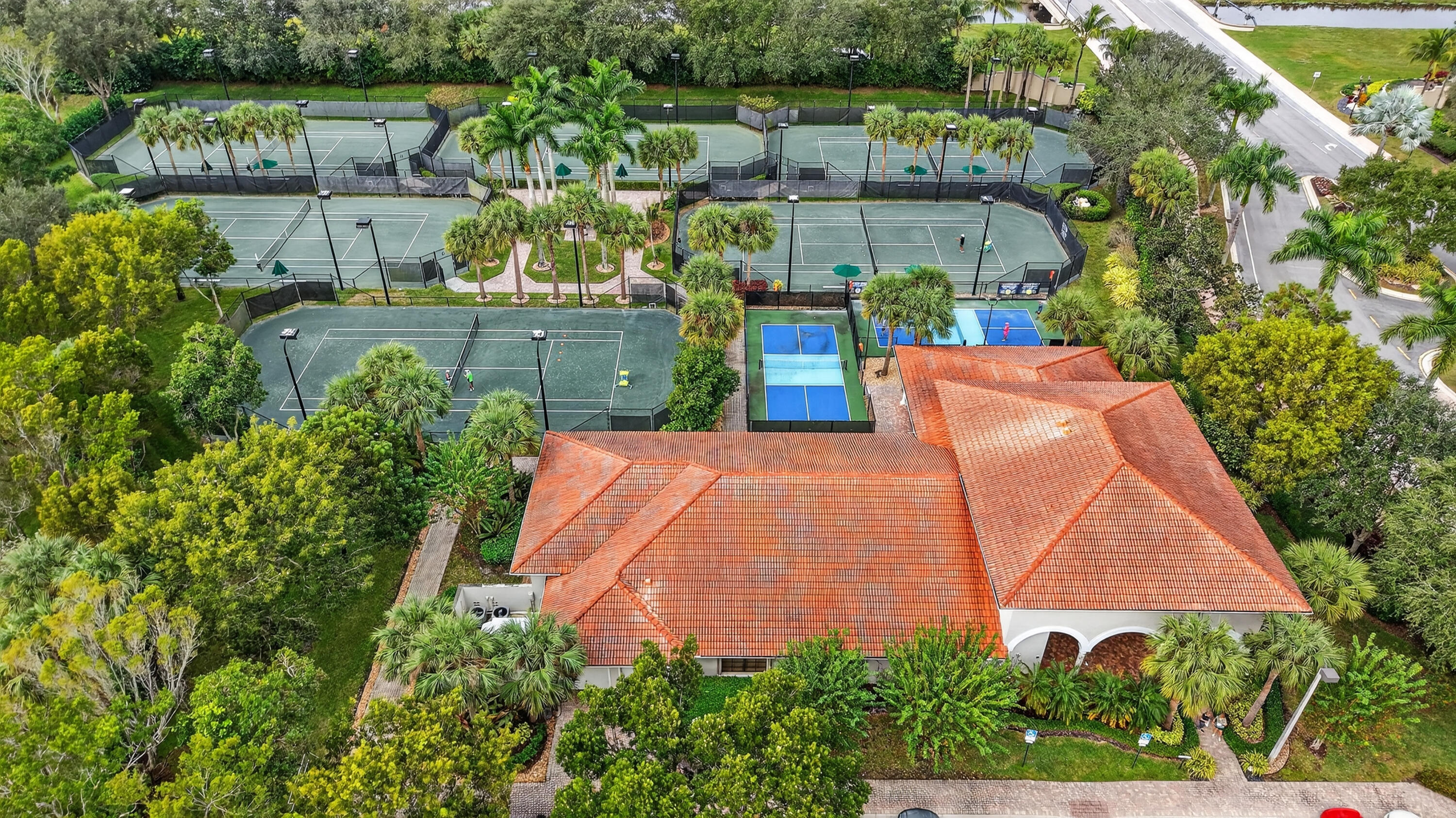 DJI_20251219100322_0856_D