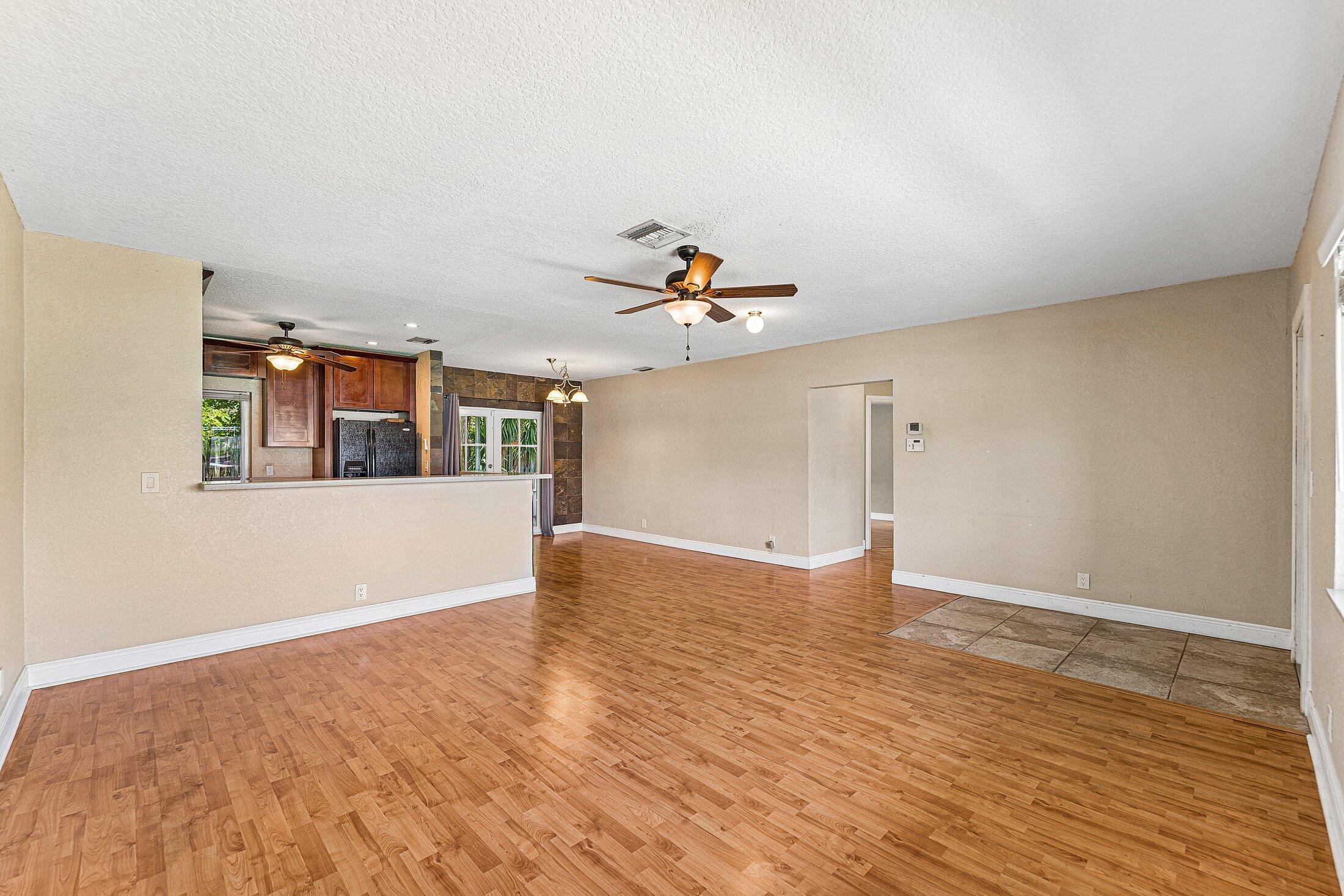 006-301Southeast3rdStreet-DeerfieldBeach