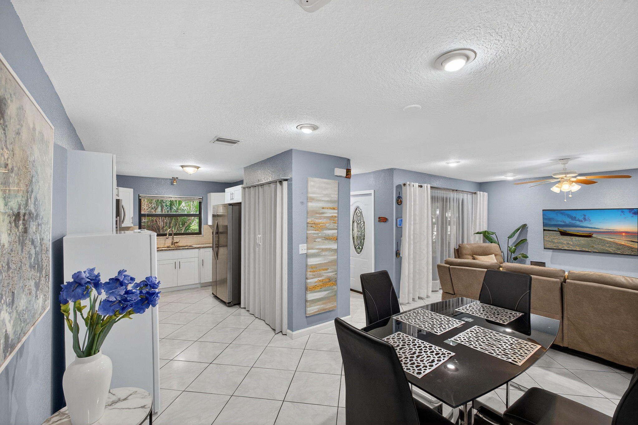 Dining/ Kitchen