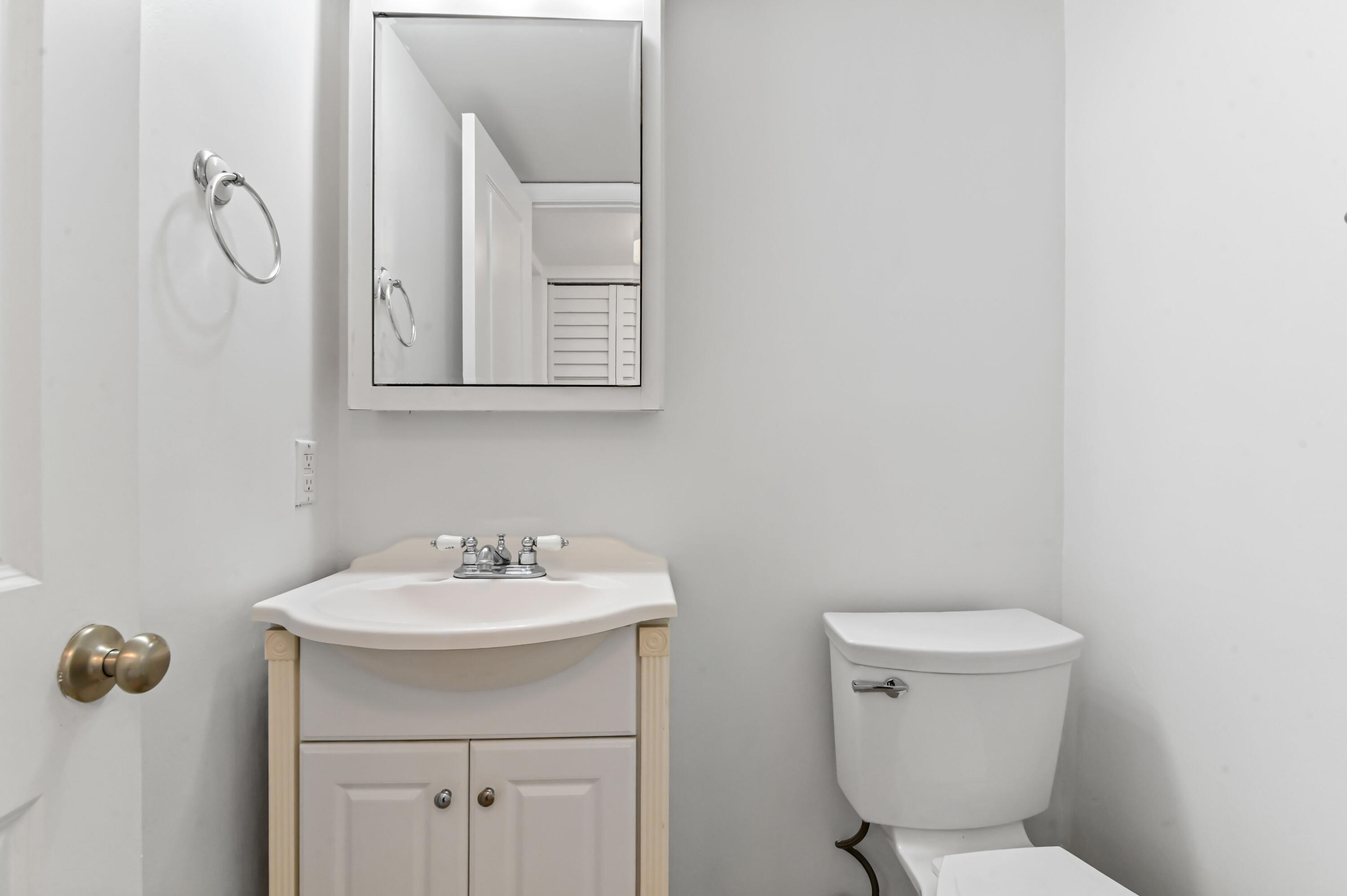 12 bathroom 01