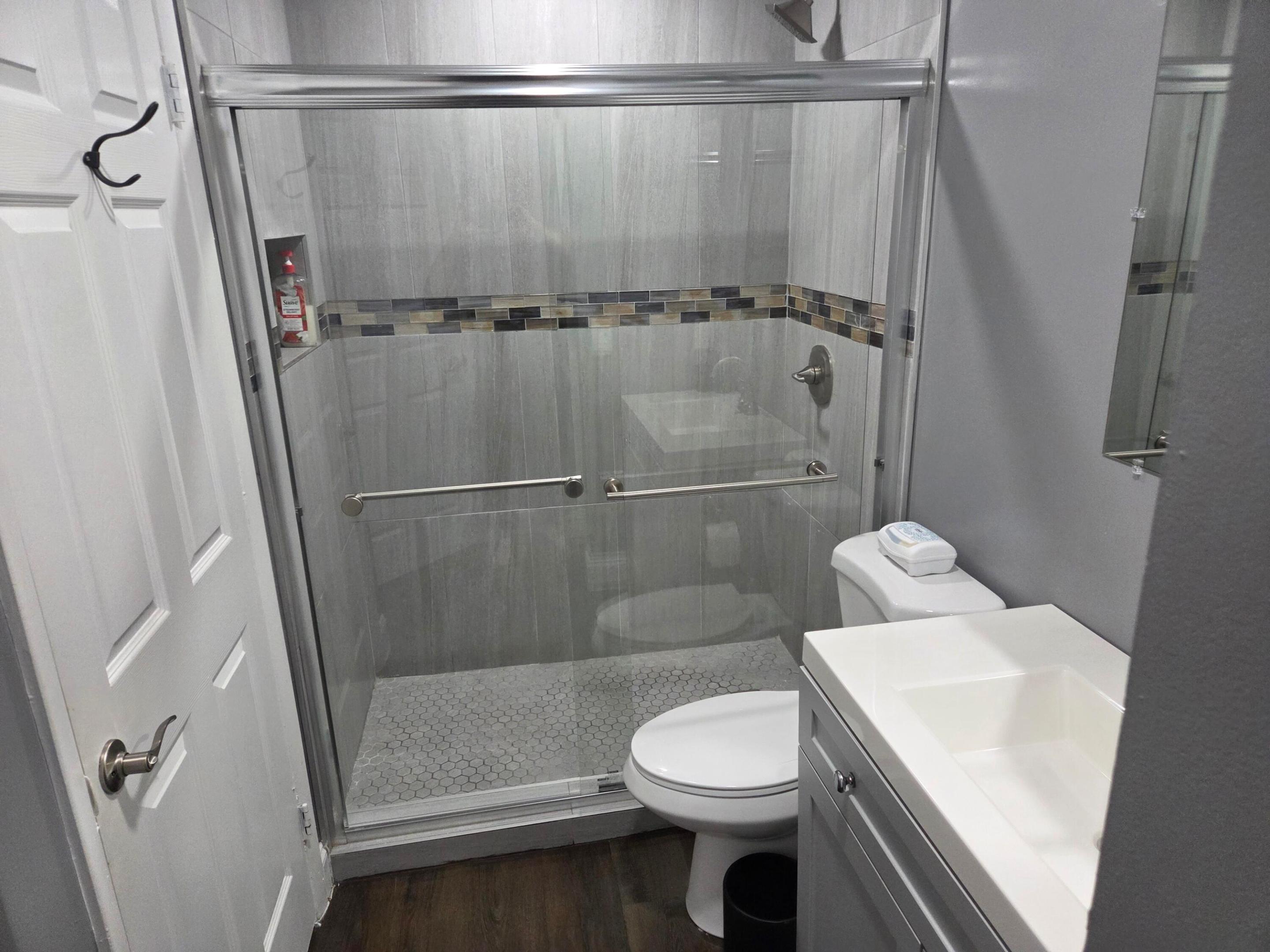 2nd Bathroom