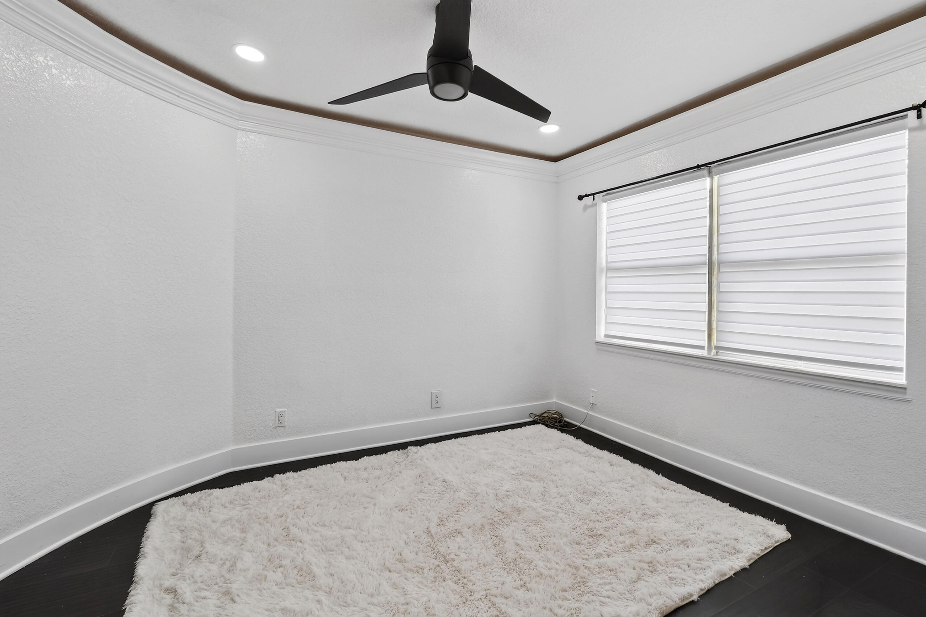 Spacious Office/Den area within primary bedroom
